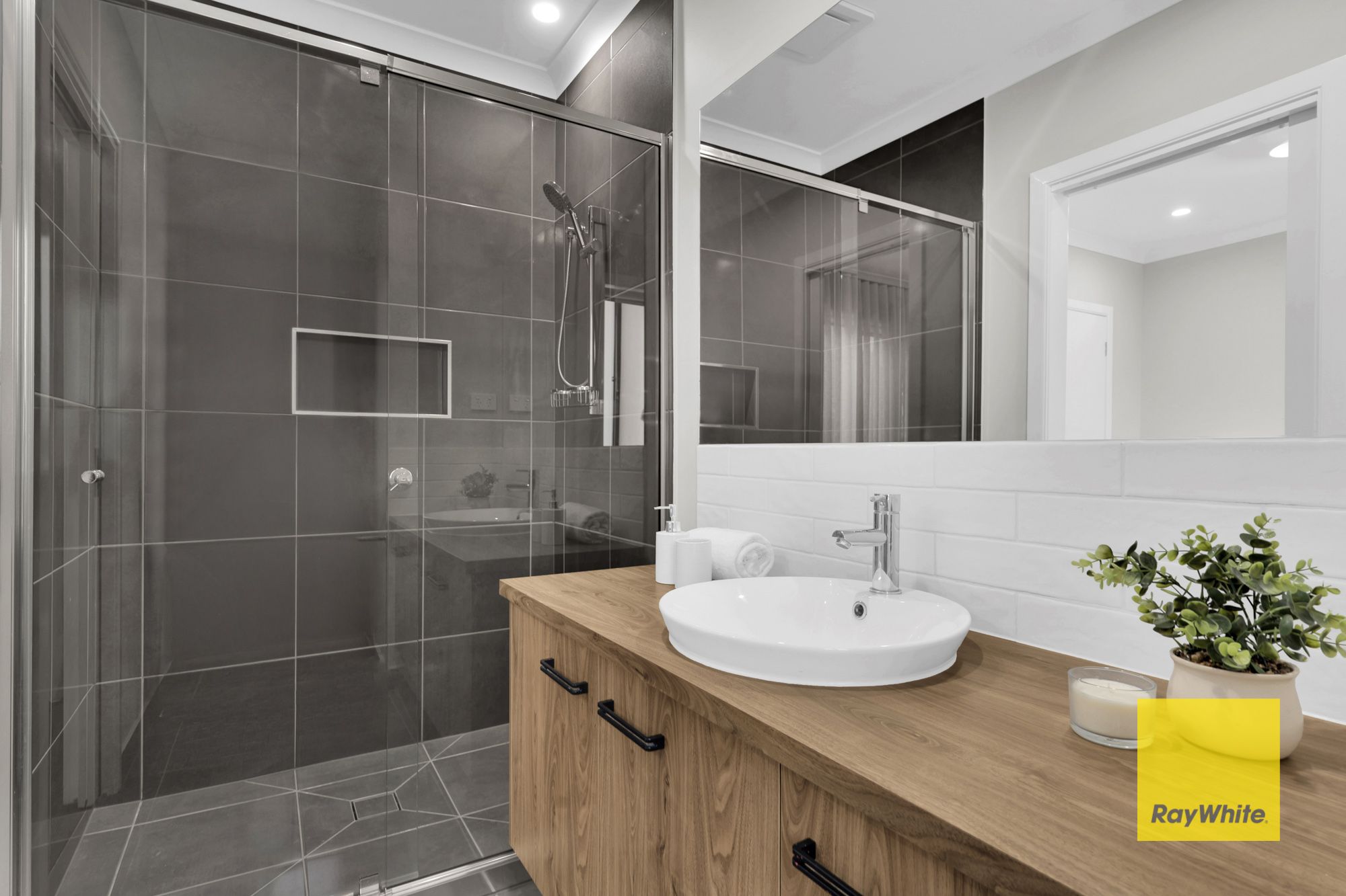 37 Harfield Avenue — photo 15 of 25