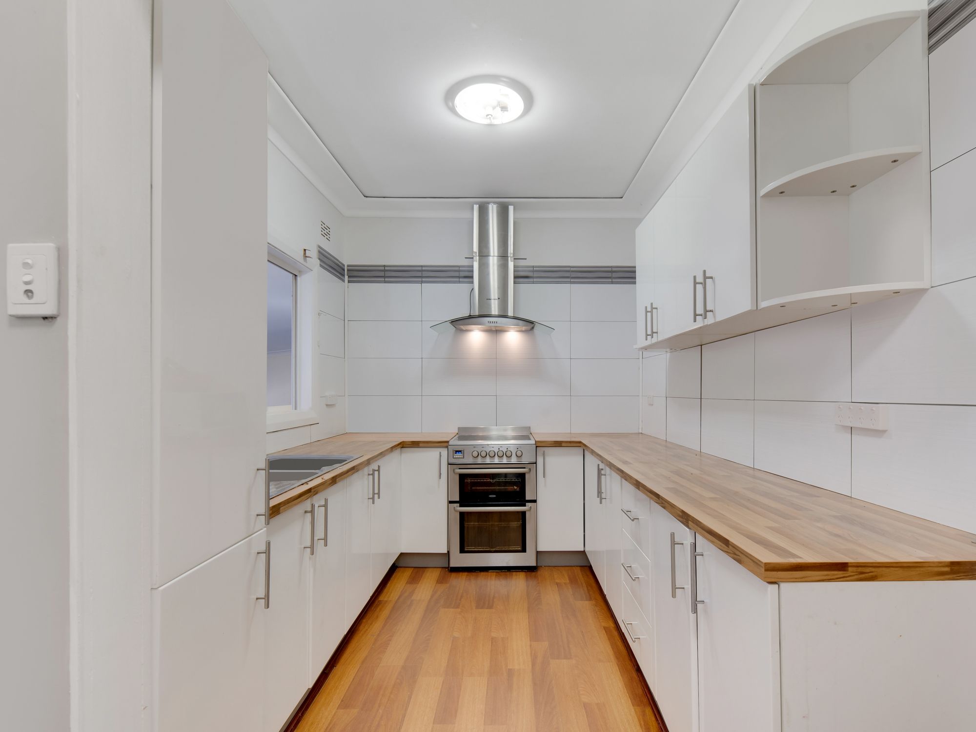 27 Wattle Avenue, Macquarie Fields, NSW 2564