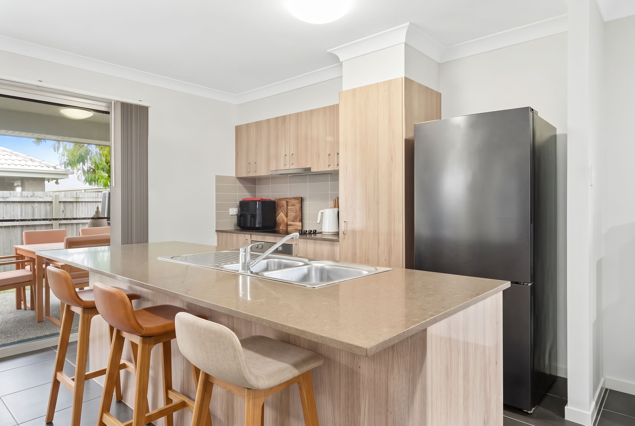 16 Hollyoak Crescent — photo 6 of 15