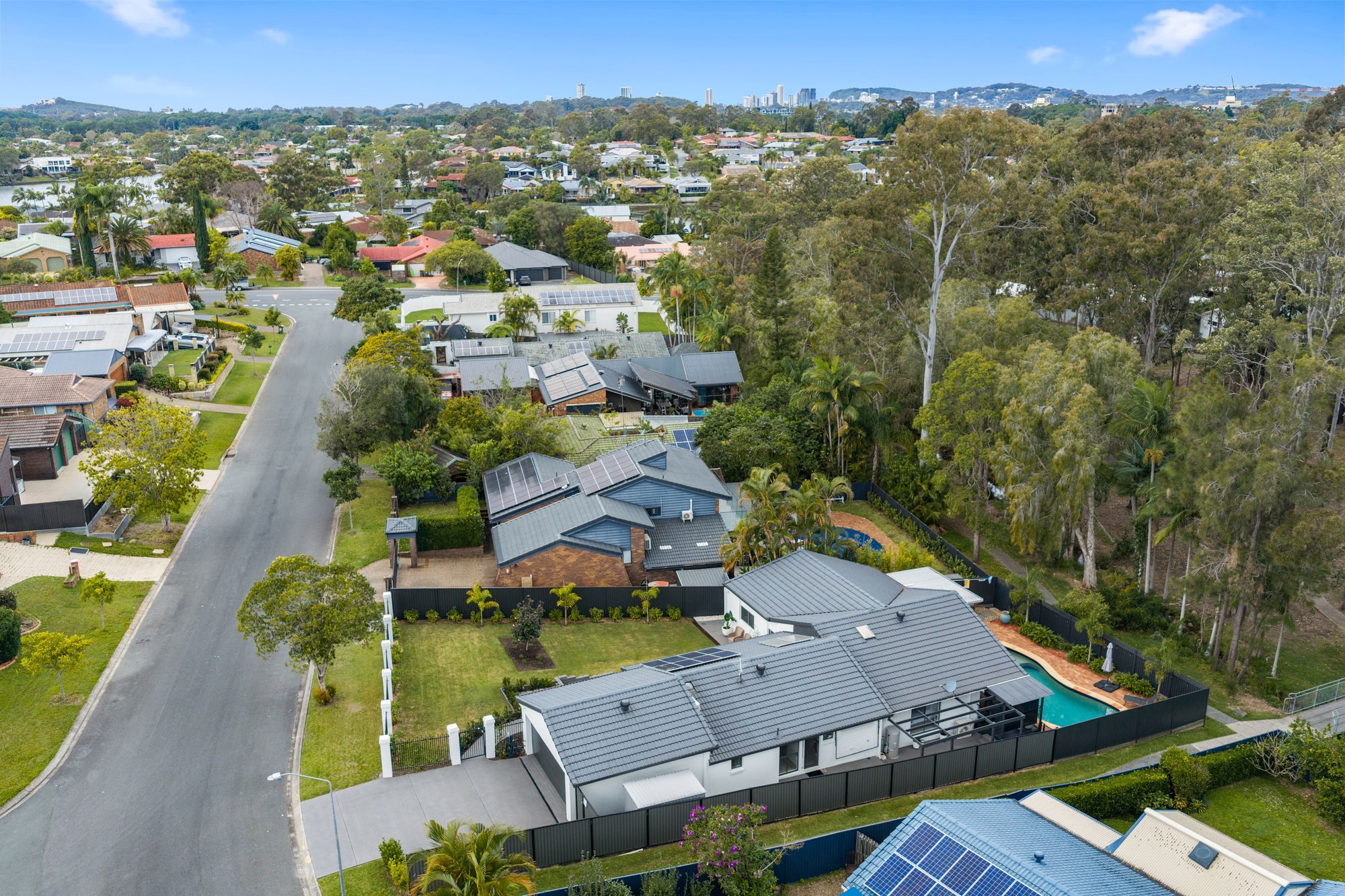 33 Sandringham Drive — photo 29 of 30