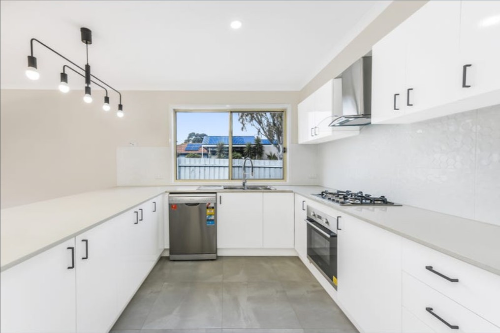 1 Brad Court, Cranbourne North, VIC 3977
