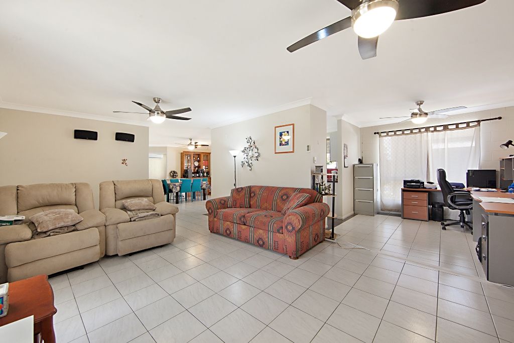 25 Amber Avenue, Rasmussen, QLD 4815