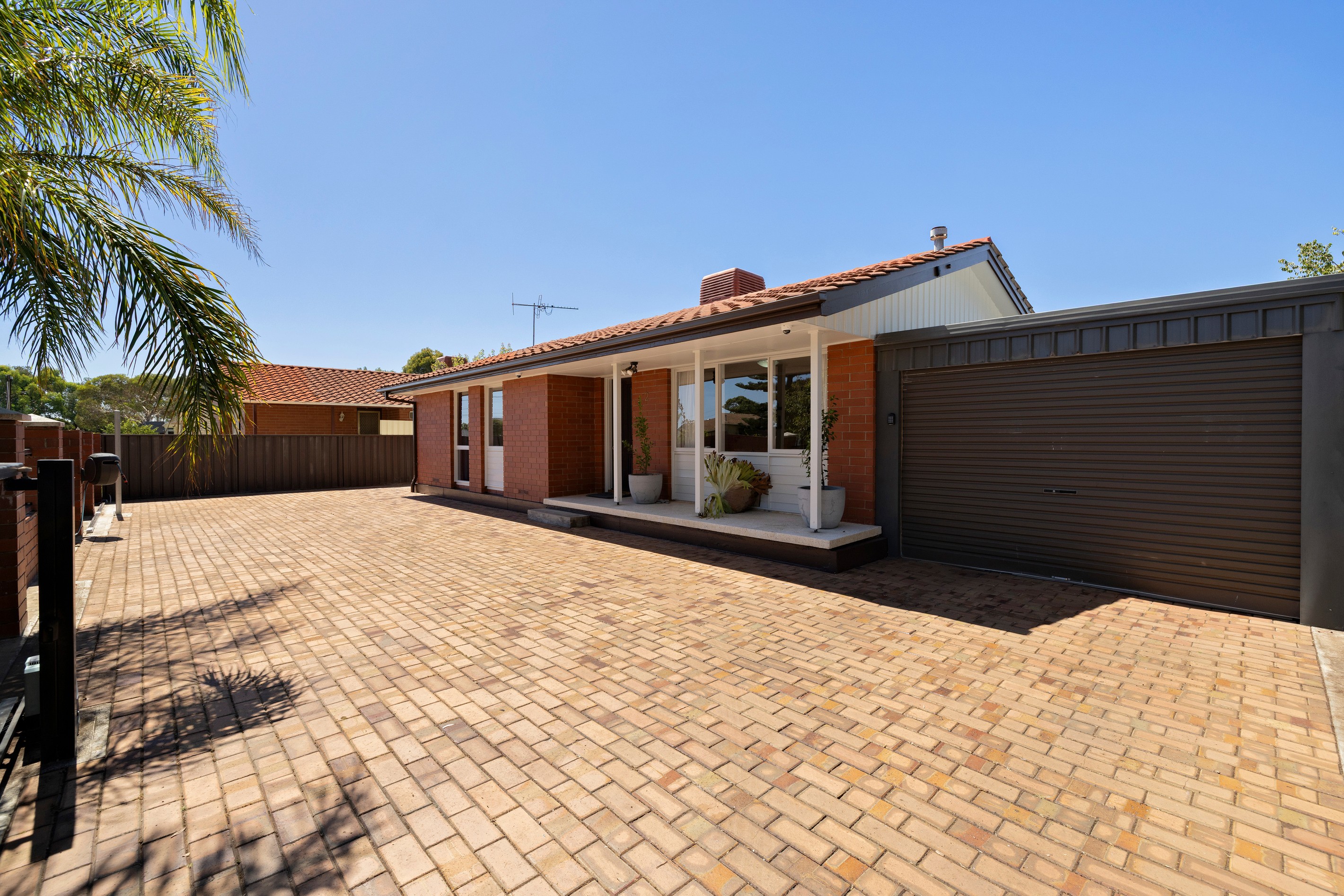 2 Dora Avenue, Seaton, SA 5023