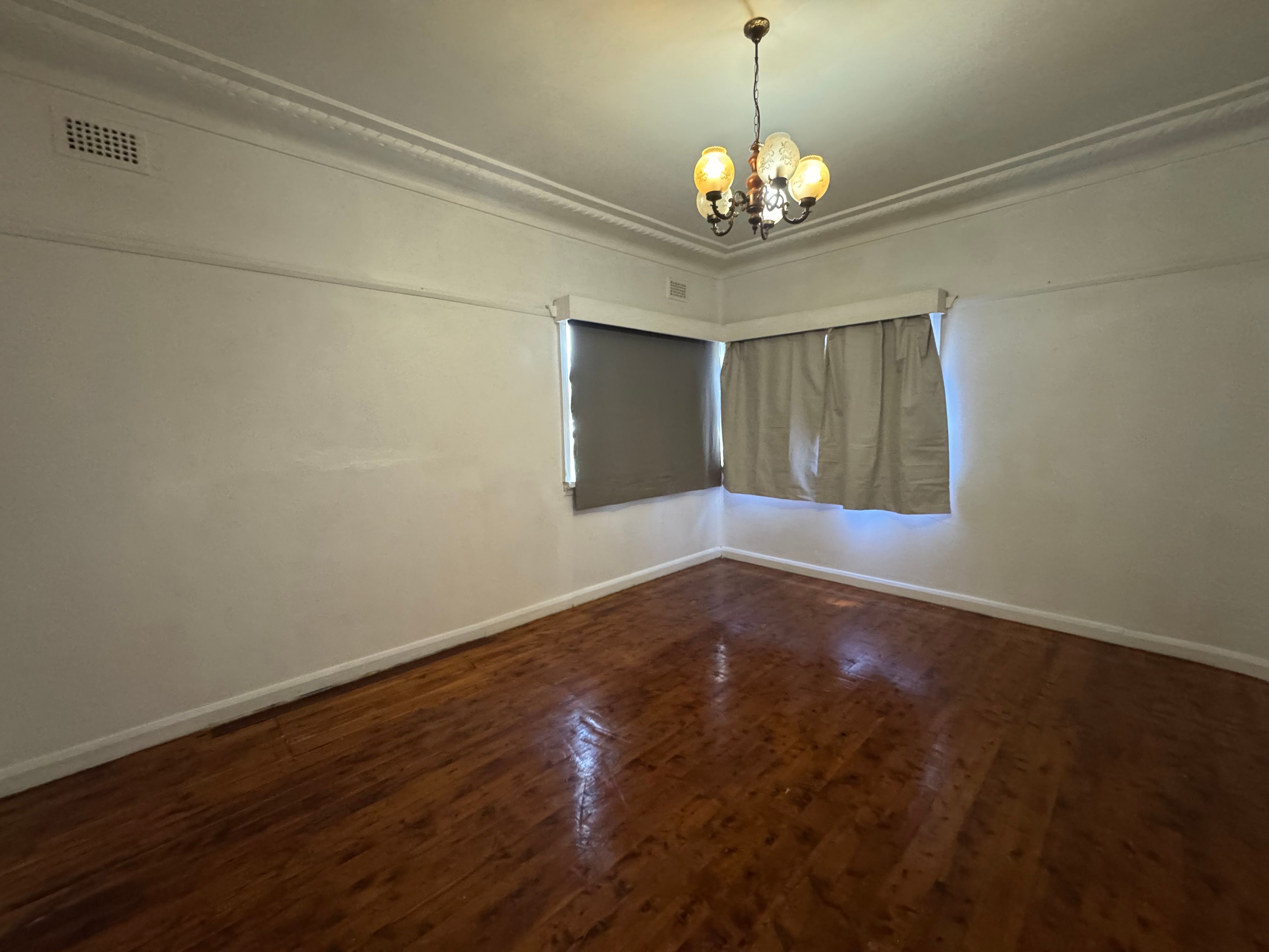 10 William Road — photo 3 of 7