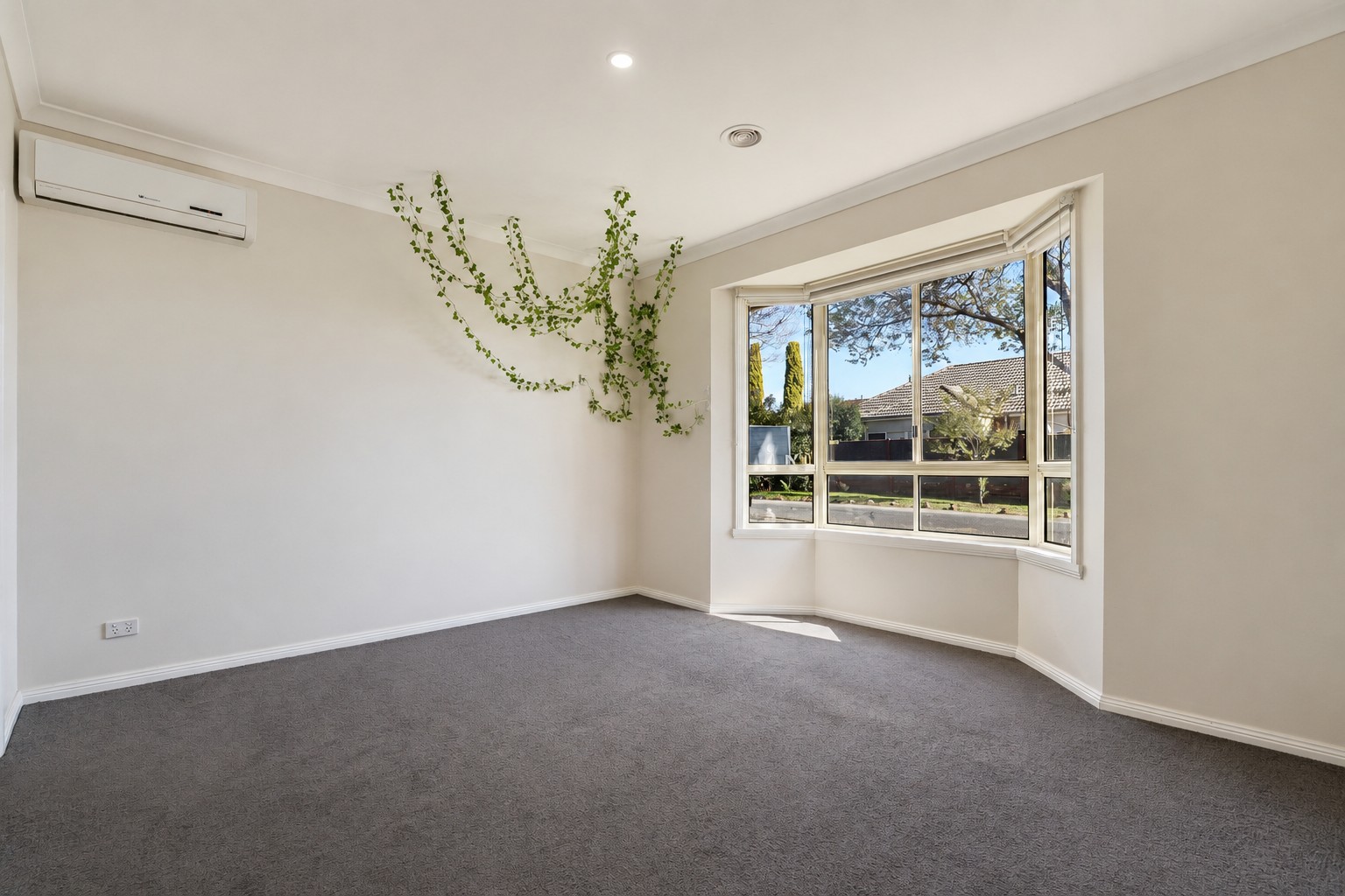 42 Woodlea Crescent, Craigieburn, VIC 3064