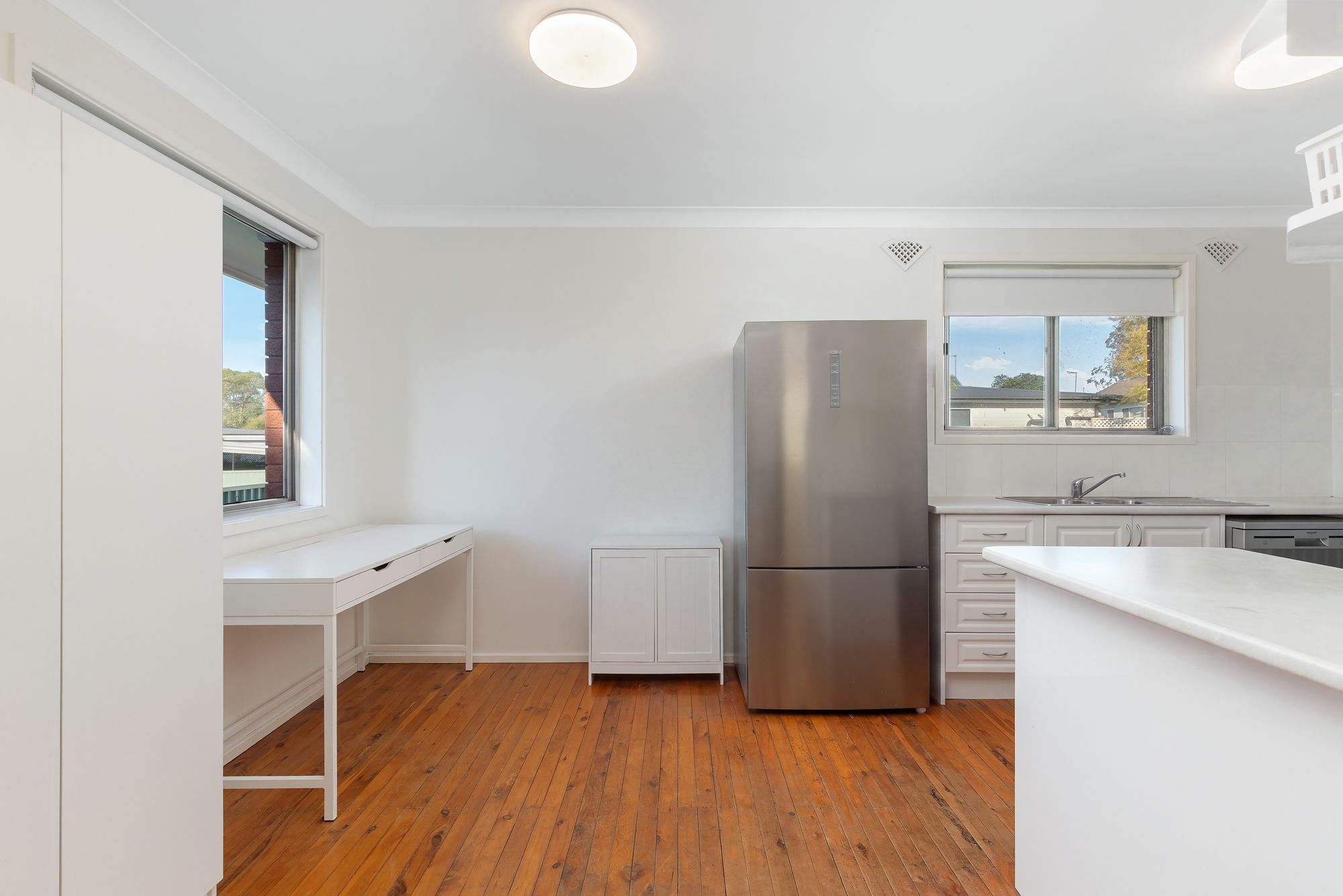 46 Elizabeth Crescent — photo 7 of 16