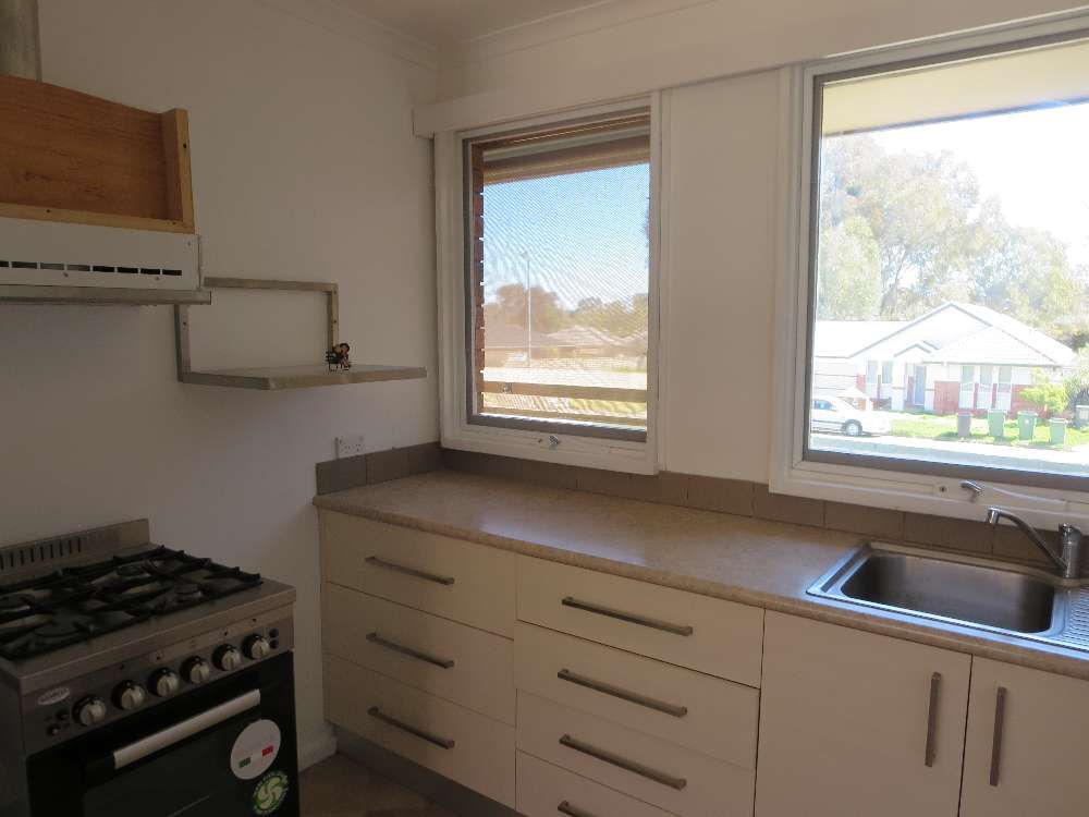 36 Kurrajong Crescent, West Albury, NSW 2640