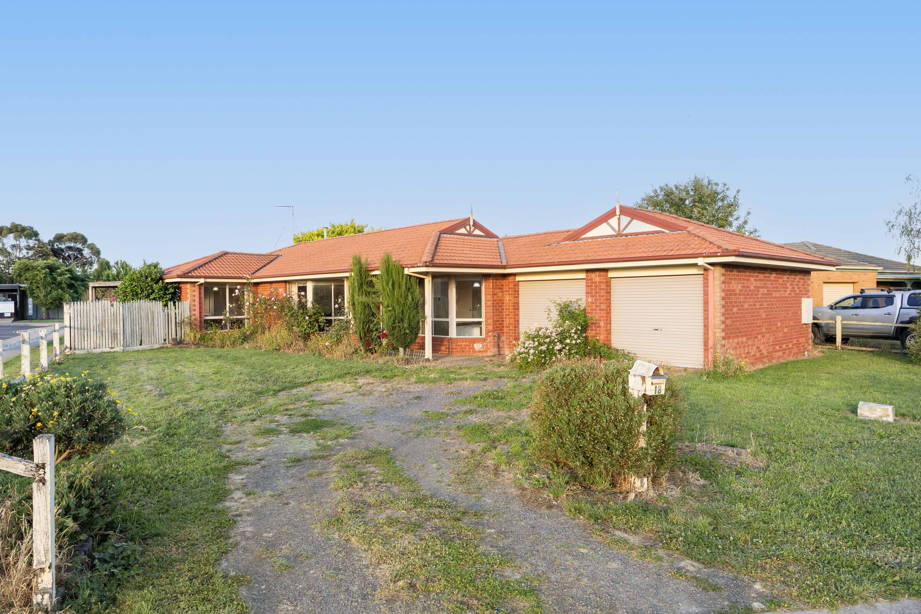 18 Dundas Place, Miners Rest, VIC 3352
