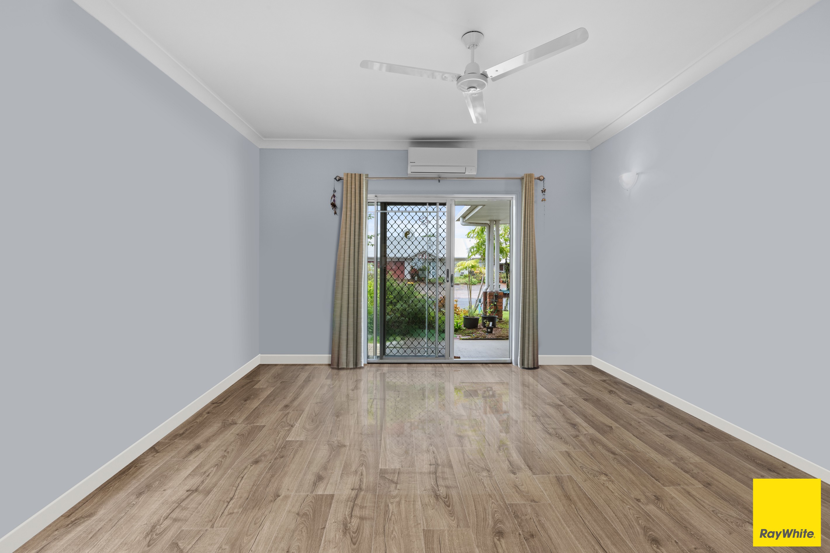 2/362 Mccoombe Street, Mooroobool, QLD 4870