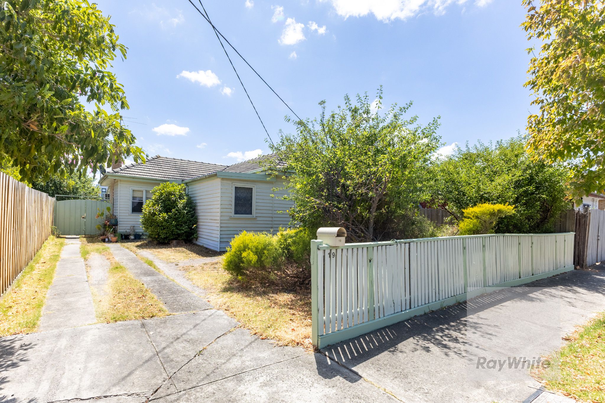 19 Ellerslie Street, Kingsbury, VIC 3083