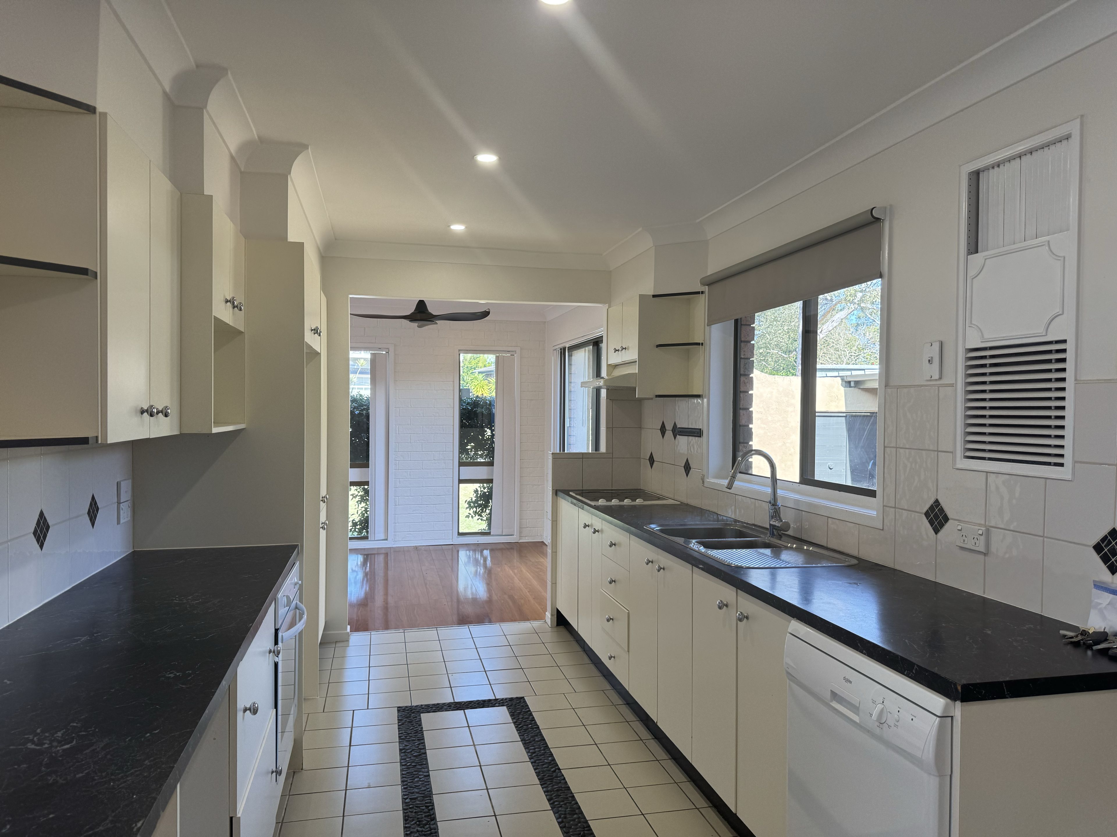 23 Castle Glen, North Nowra, NSW 2541
