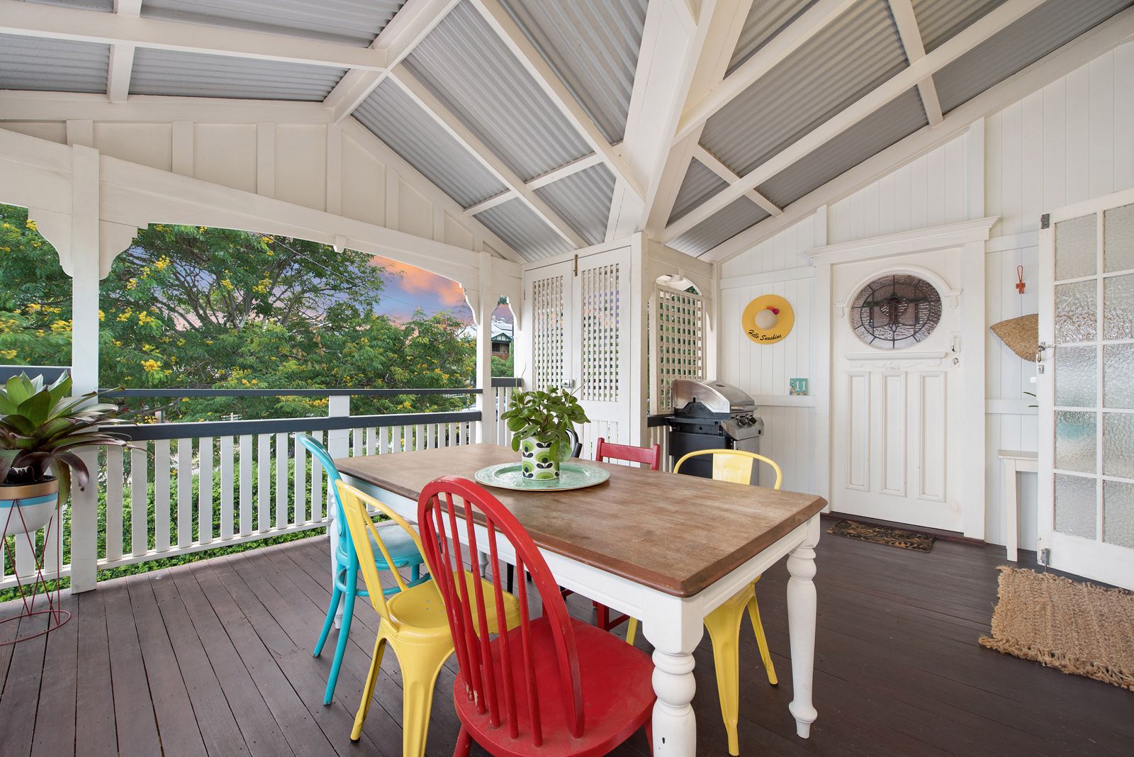 11 Denman Street, GREENSLOPES, QLD 4120
