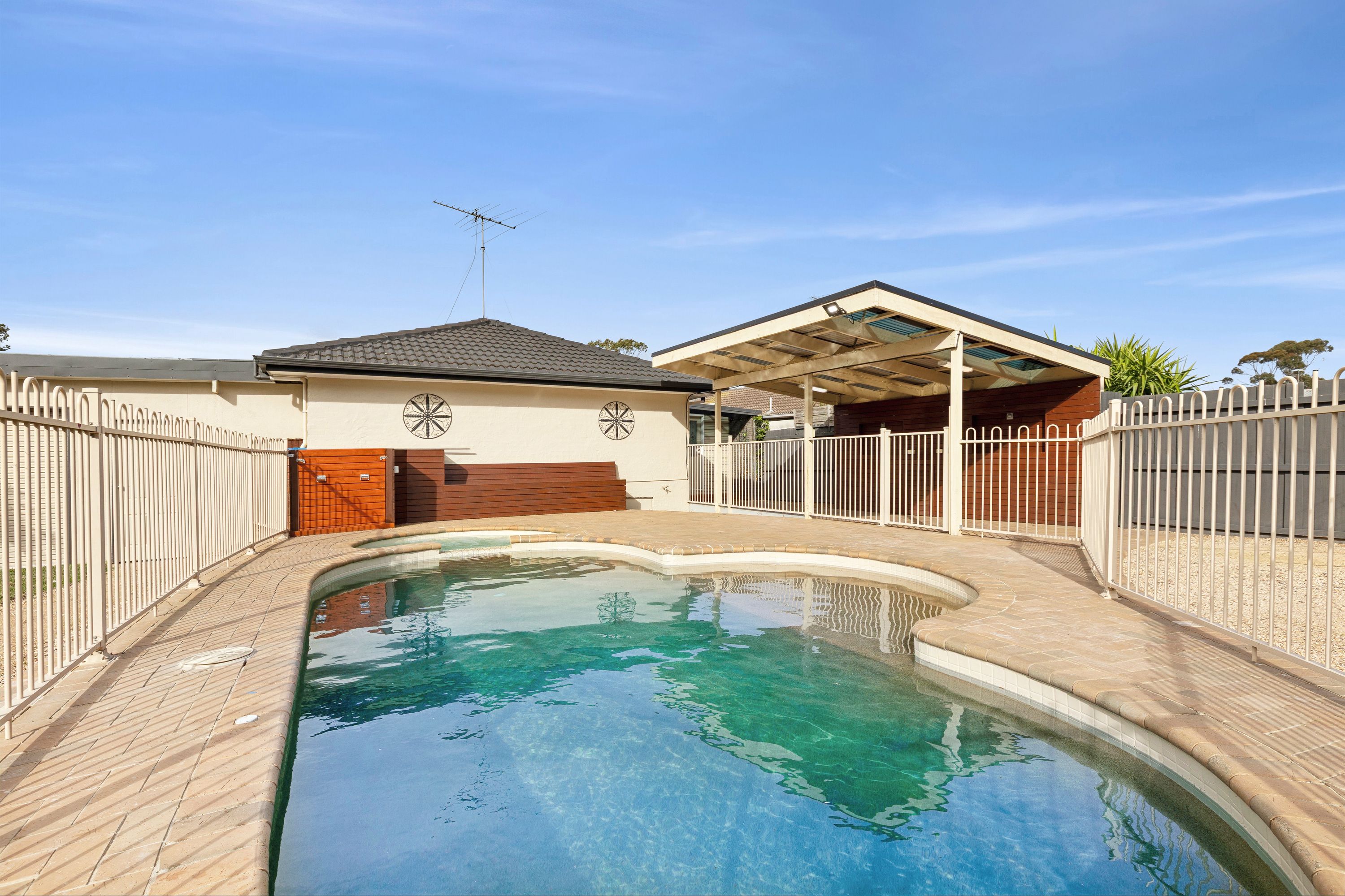 9 Patullos Road — photo 10 of 16
