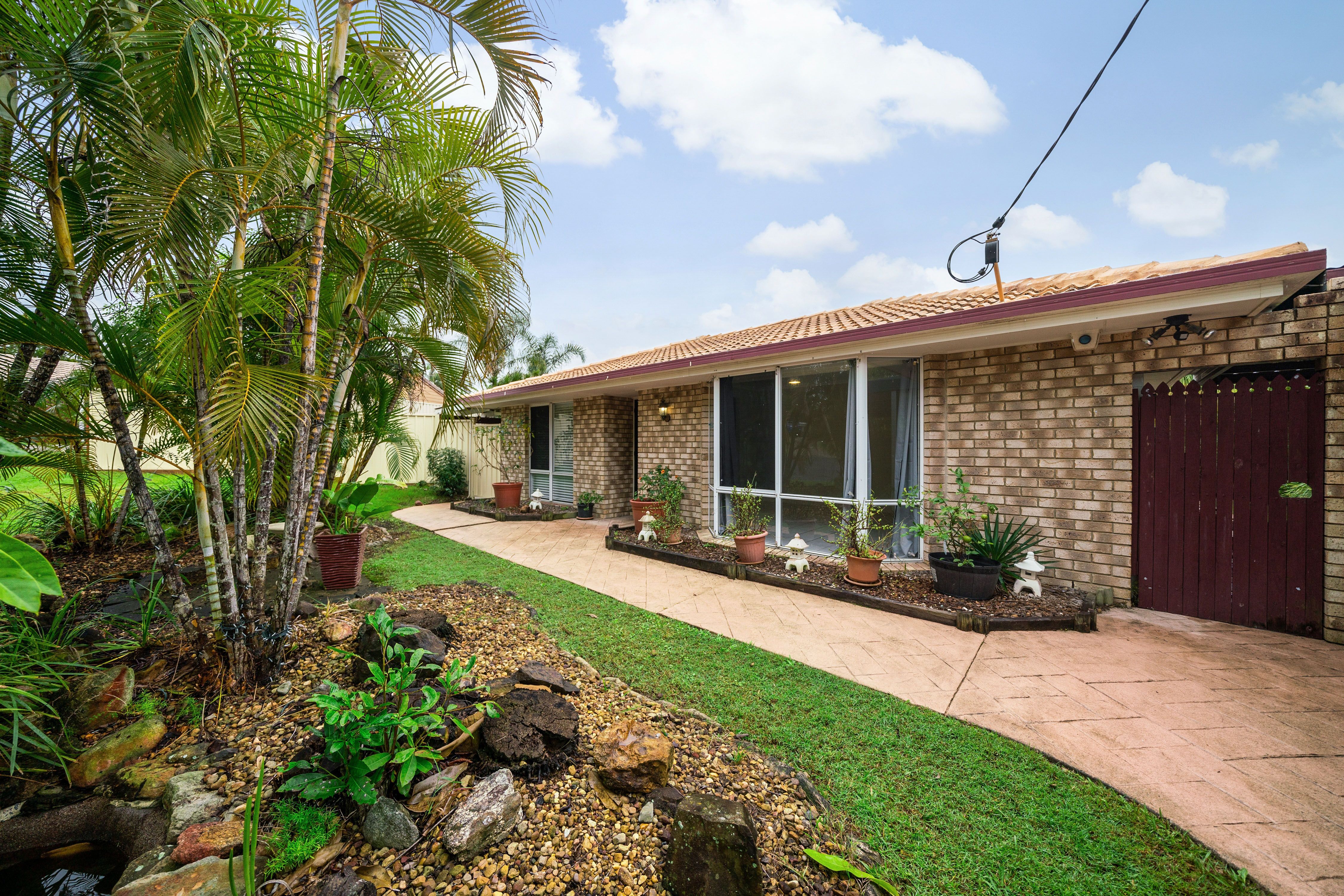 3 Folium Court, Regents Park, QLD 4118
