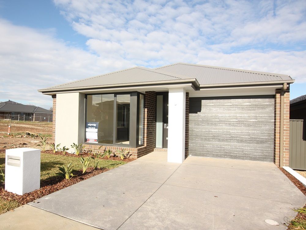 32 Fairbrother Avenue, Denham Court, NSW 2565