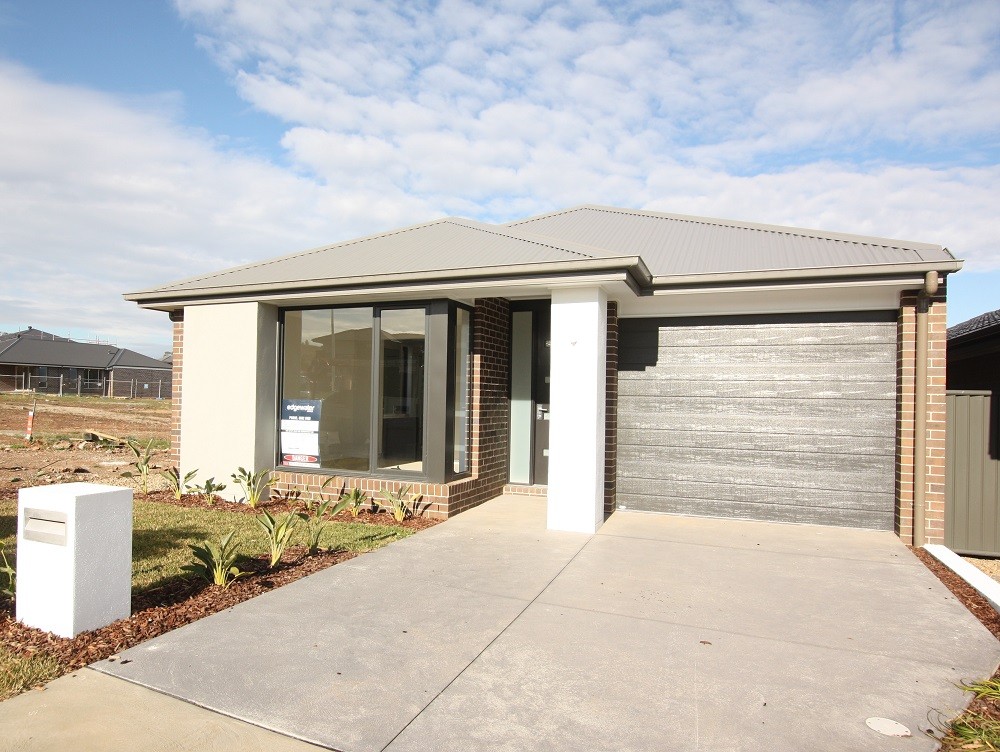 32 Fairbrother Avenue, Denham Court, NSW 2565