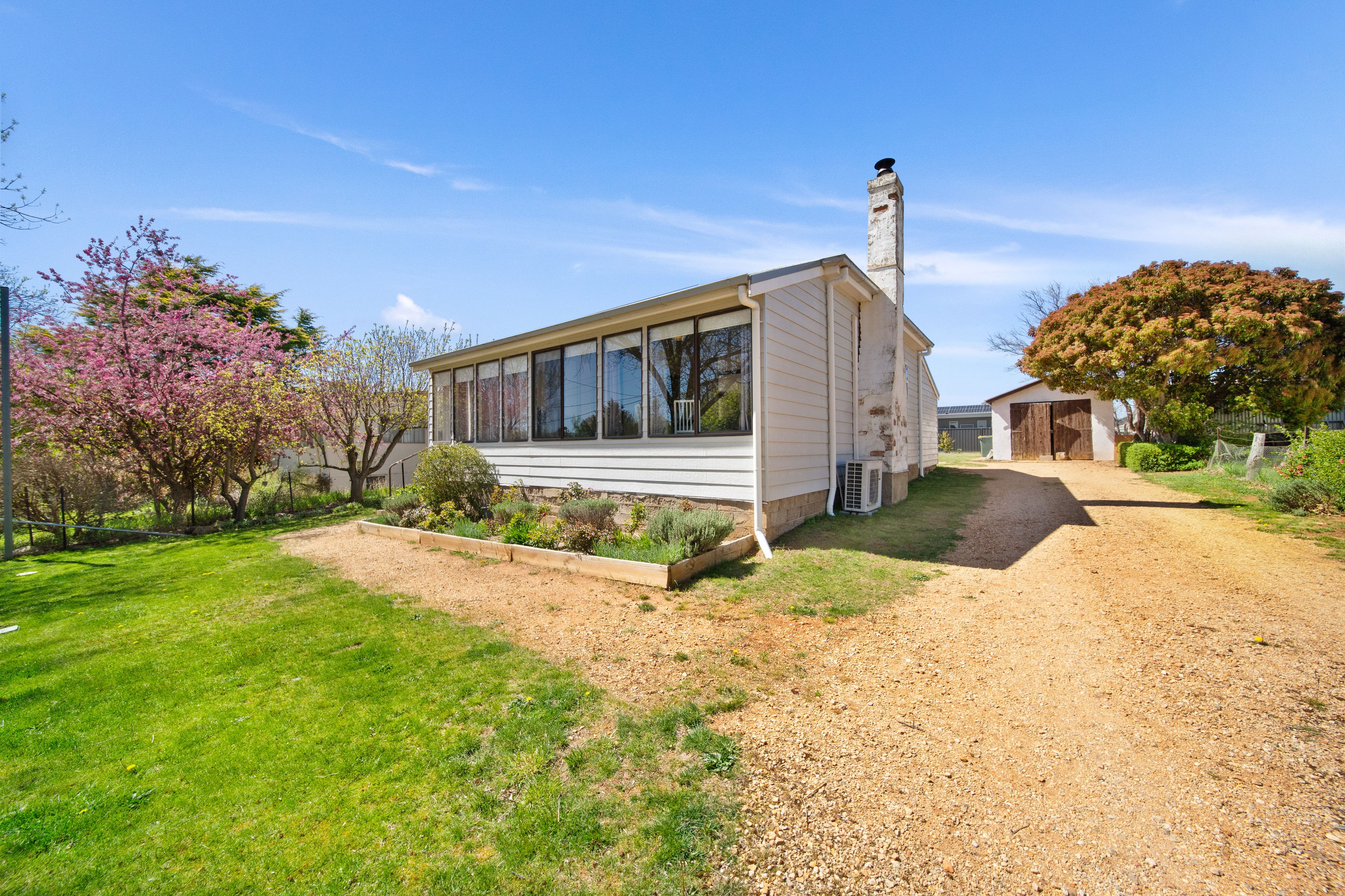 32 York Street, Adaminaby, NSW 2629