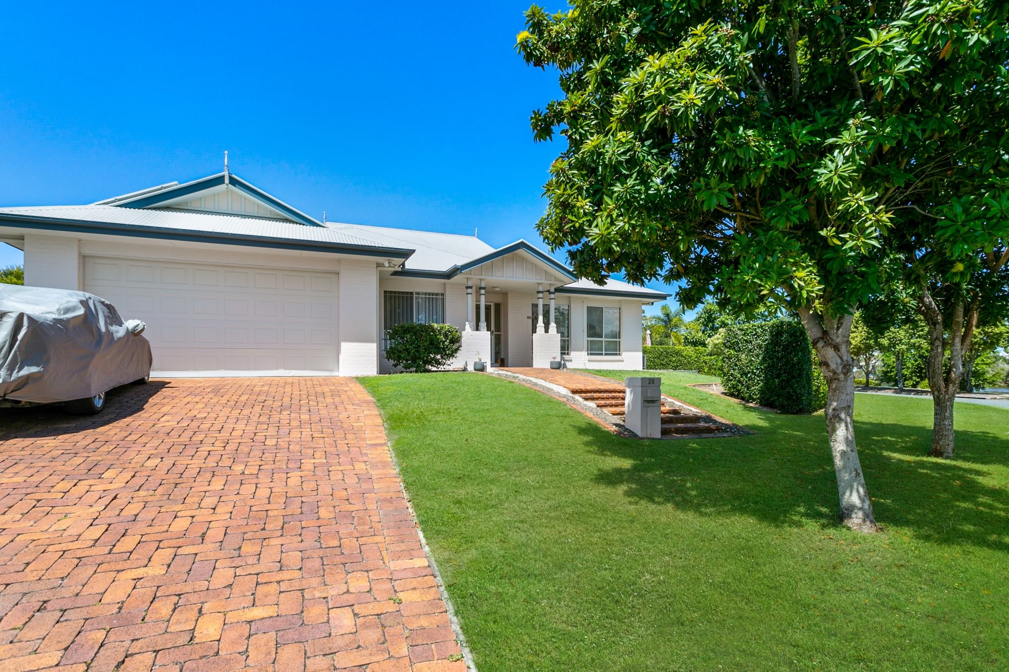 28 Lochside Drive, North Lakes, QLD 4509