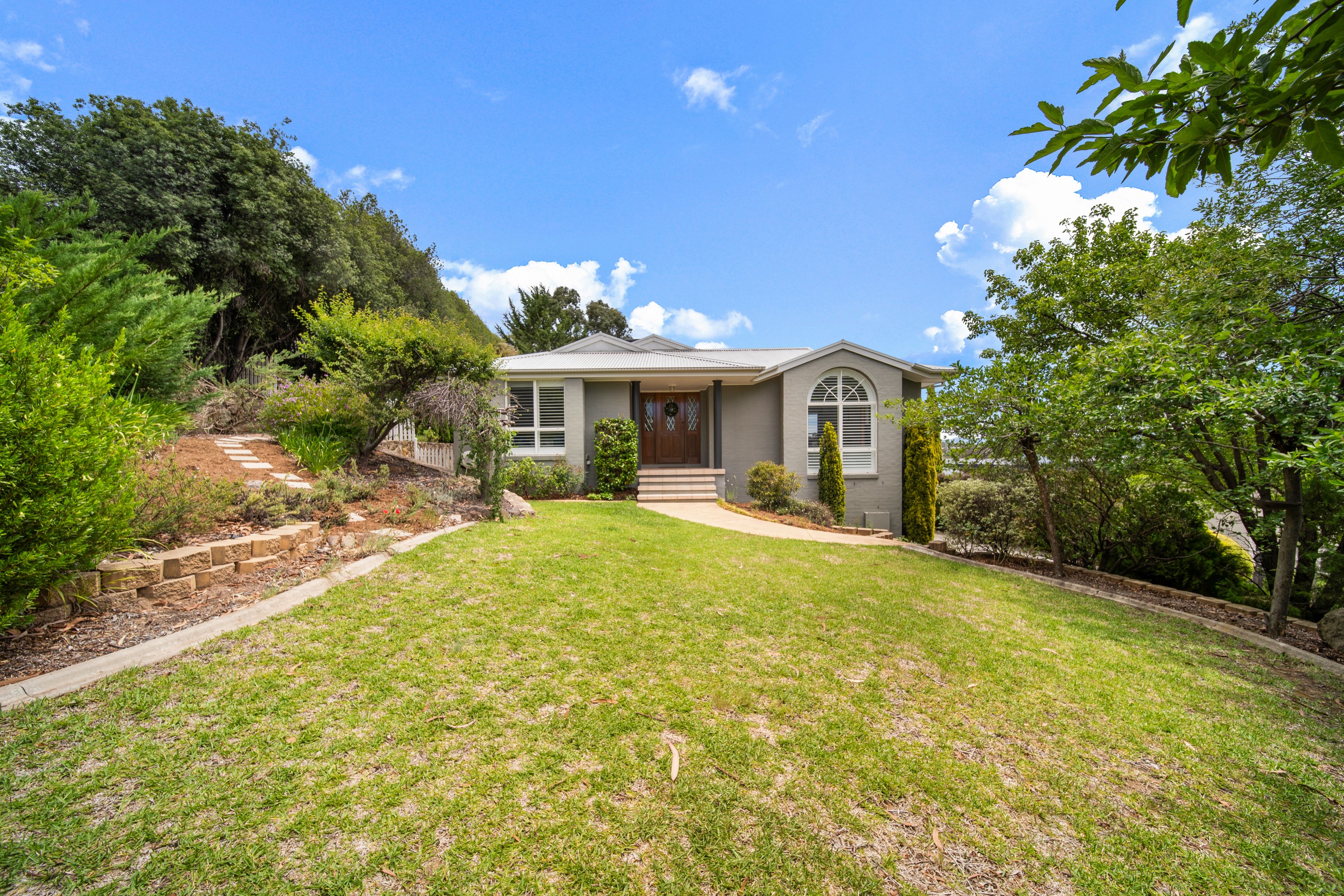 18 Woodhill Link, Jerrabomberra, NSW 2619