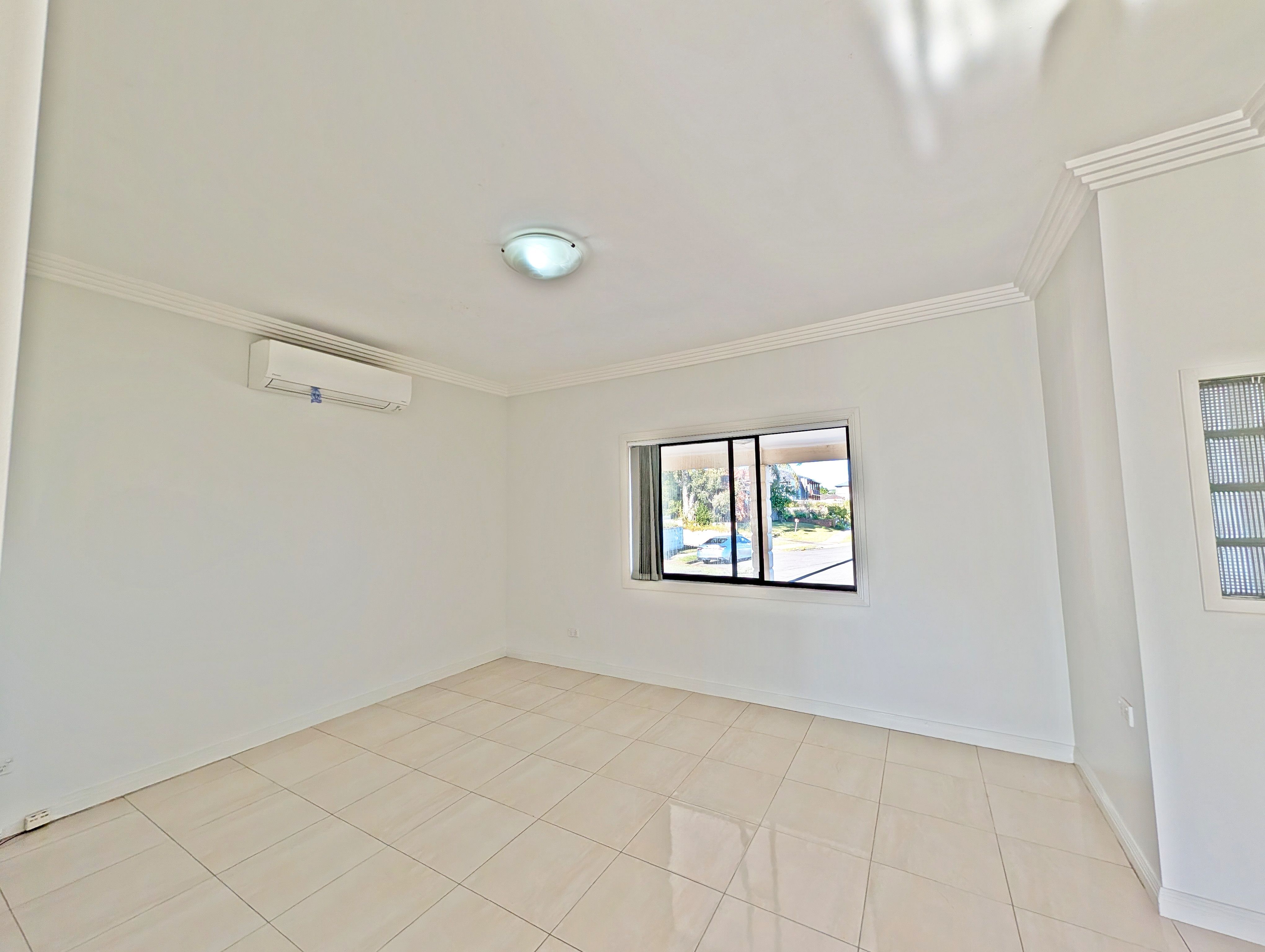 24 Sutherland Street — photo 5 of 13