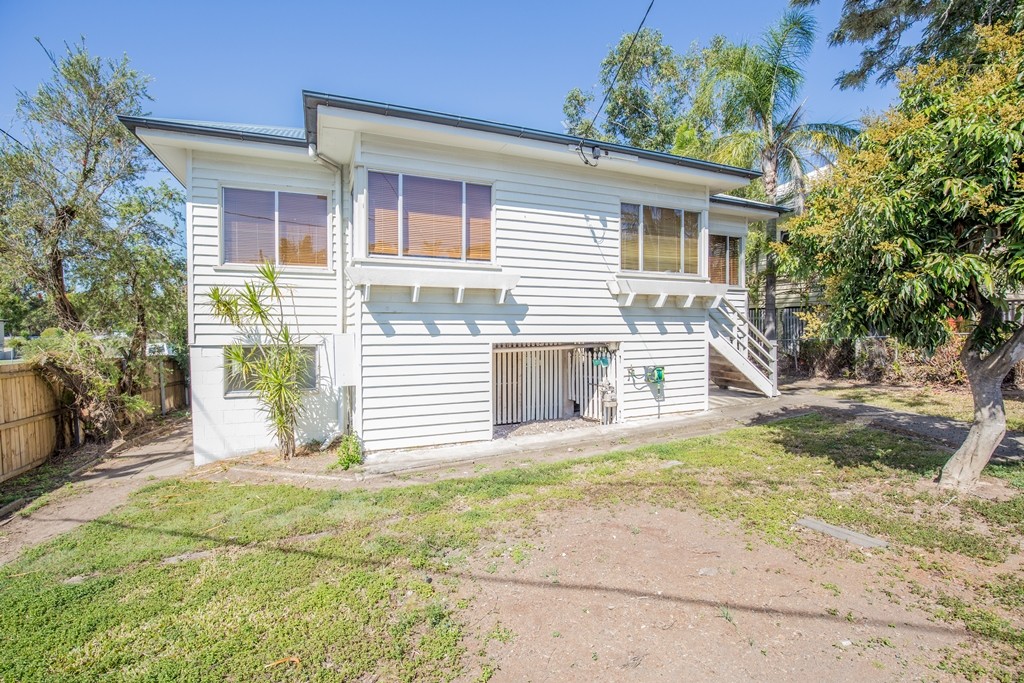 2 Sydney Street, Fairfield, QLD 4103