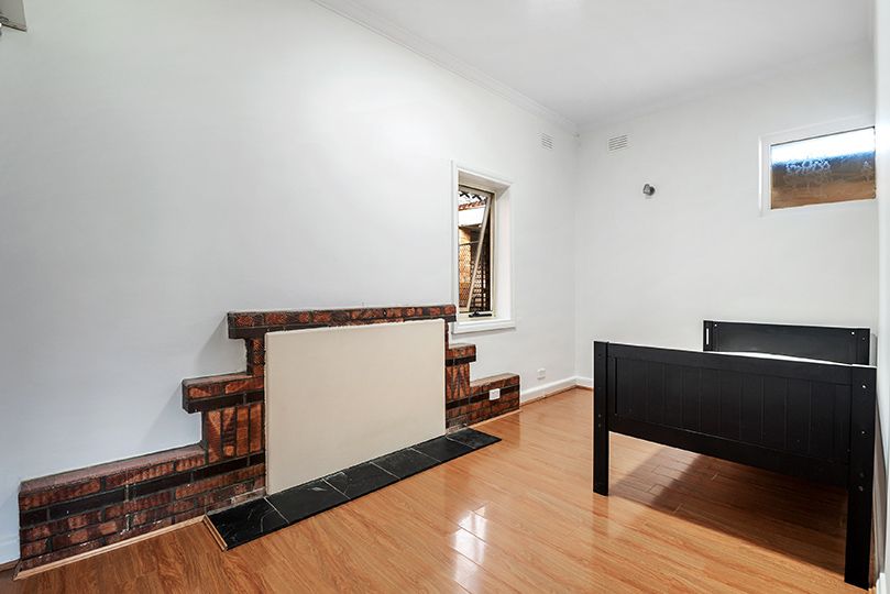 2 Clunes Street — photo 11 of 16
