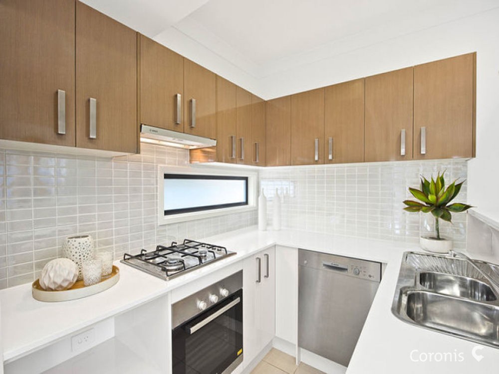 2/10 Booligal Street, Carina, QLD 4152