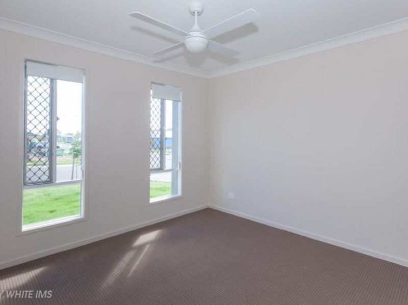 3 Allerton Park Drive, Park Ridge, QLD 4125