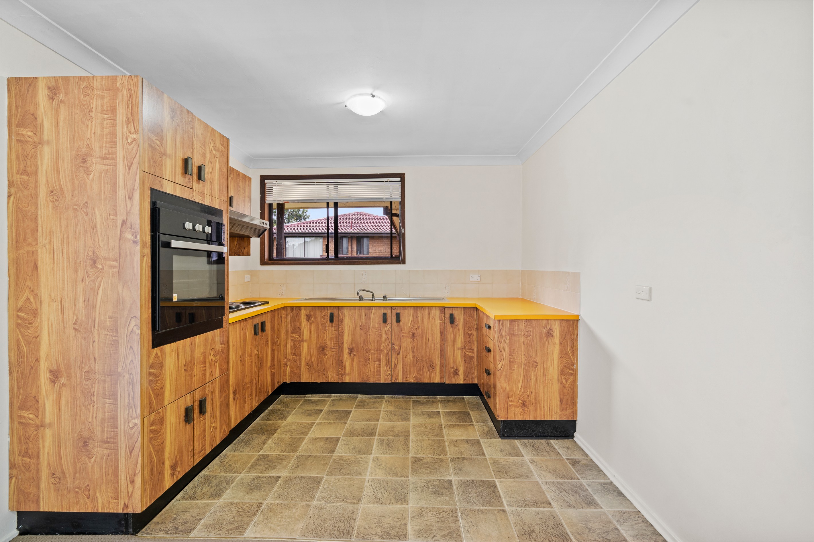 8/4 Mary Street, Macquarie Fields, NSW 2564