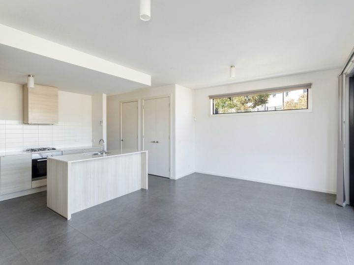 62 Valley Lake Boulevard, Keilor East, VIC 3033