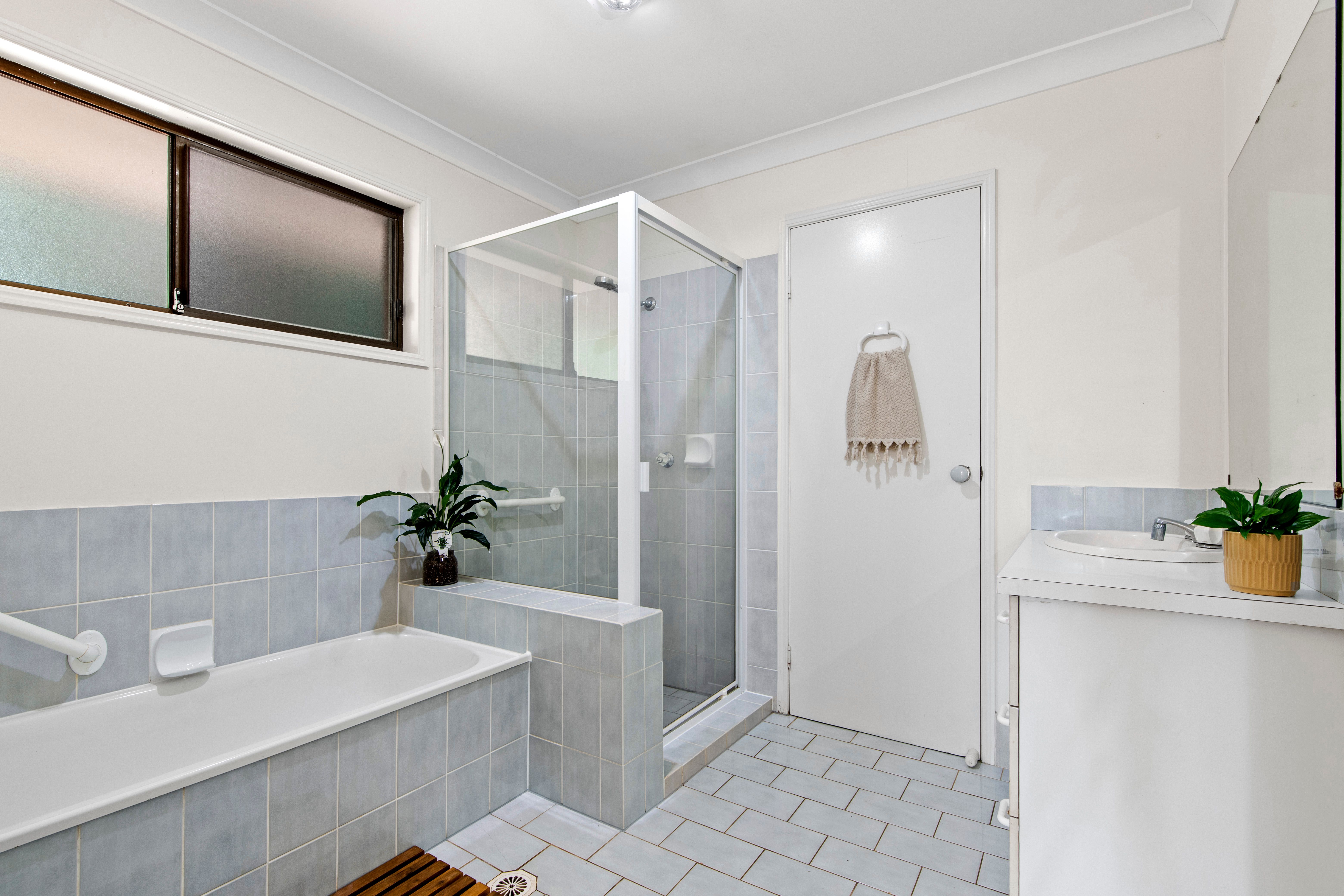 35-37 Macdonnell Road — photo 10 of 19