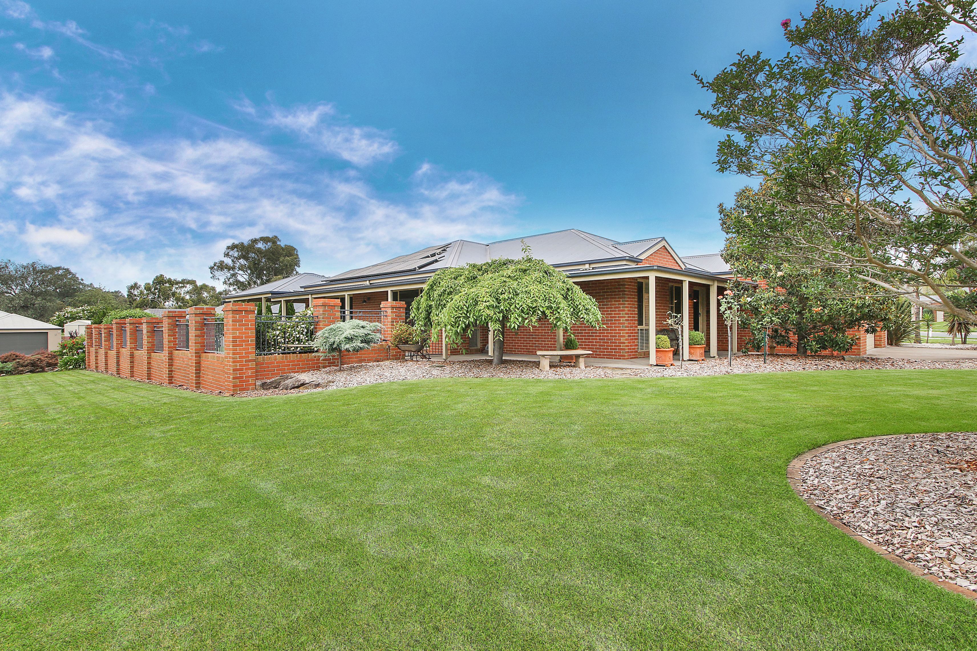 17 Golflinks Avenue, West Wodonga, VIC 3690 Sold House Ray White