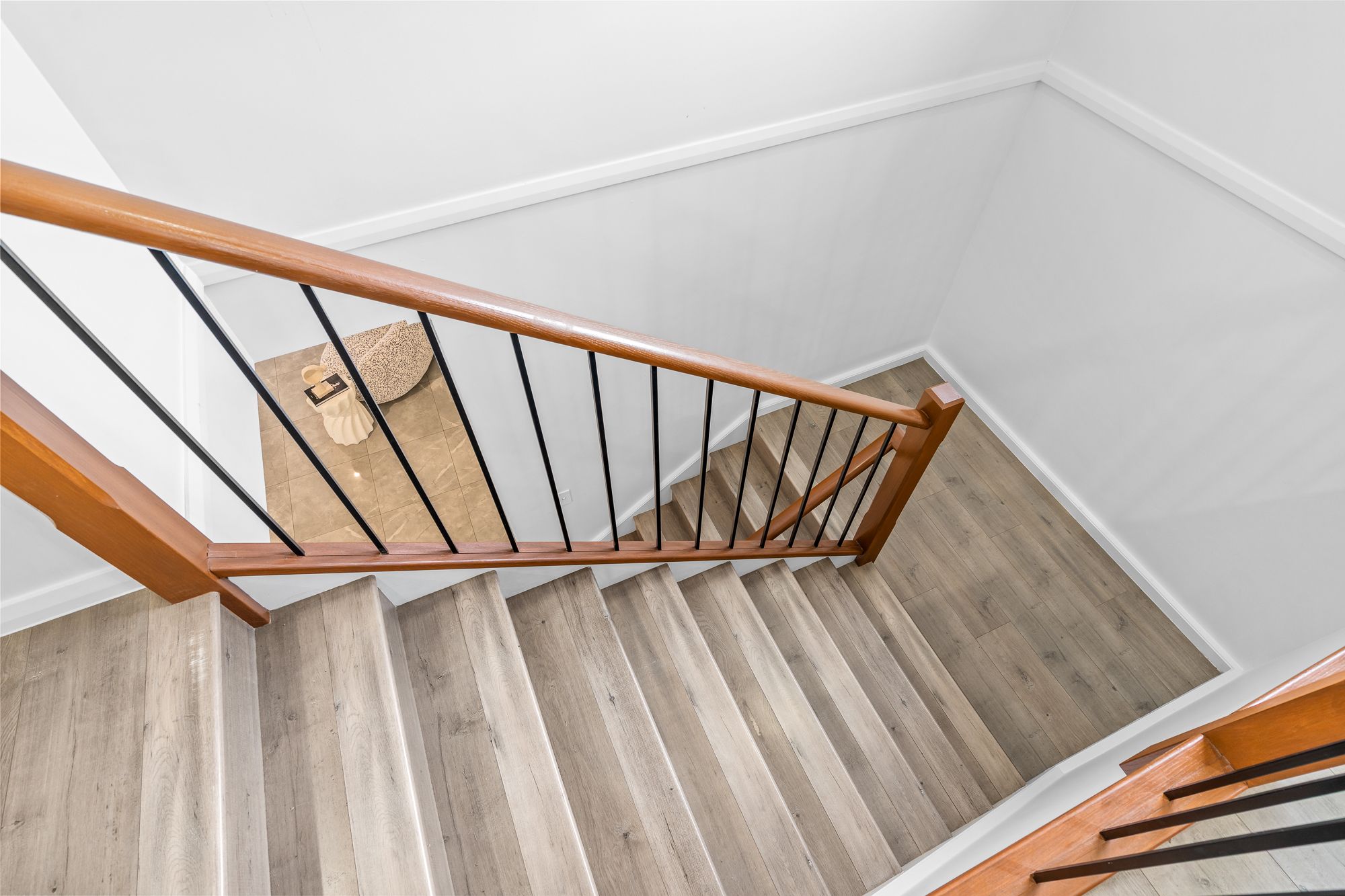 35 Tarcoola Drive (GABLES ) — photo 7 of 21