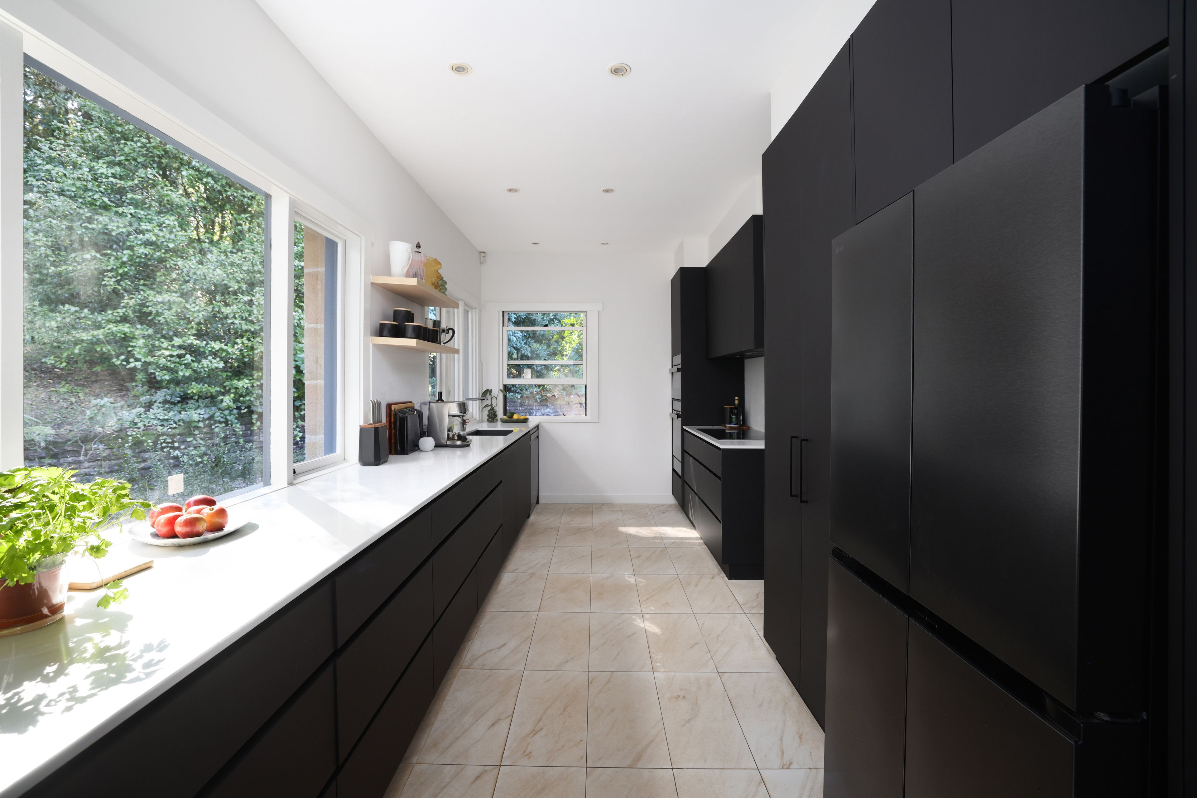 12-16 Gullies Road — photo 4 of 16