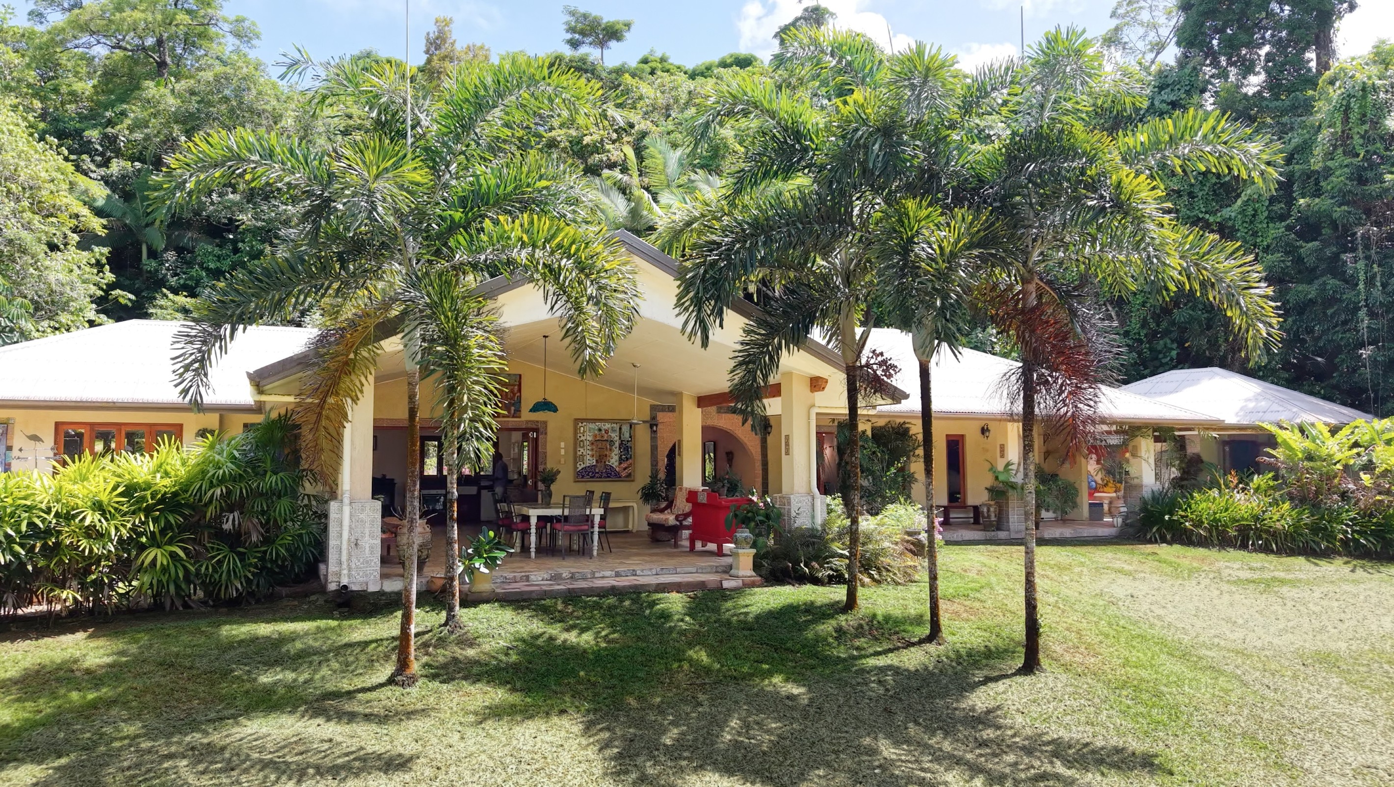 10 Plantation Drive, Bingil Bay, QLD 4852