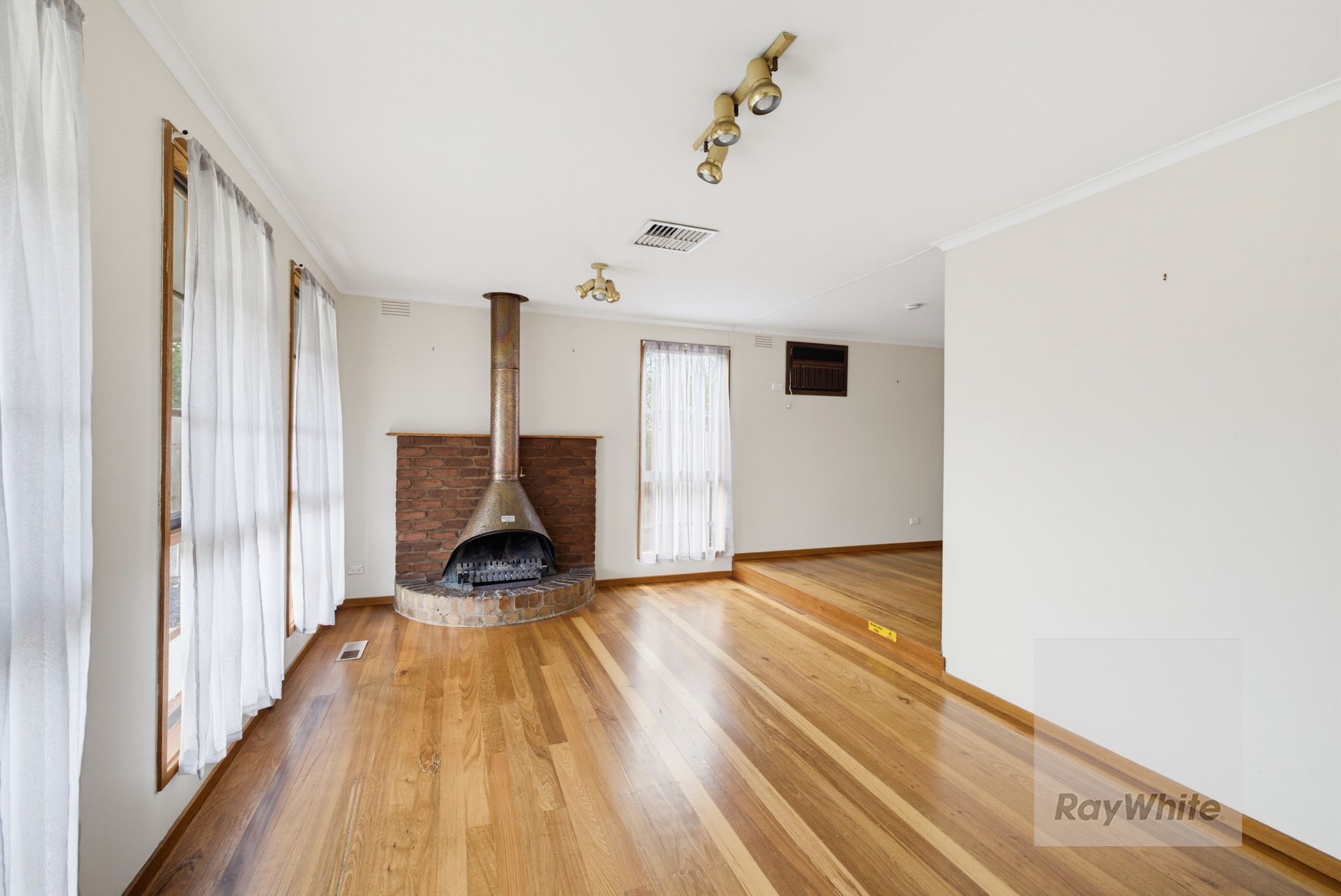 2 Mawson Close, Mill Park, VIC 3082