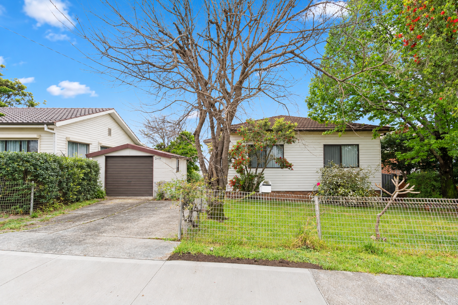 249 Flagstaff Road, Lake Heights, NSW 2502
