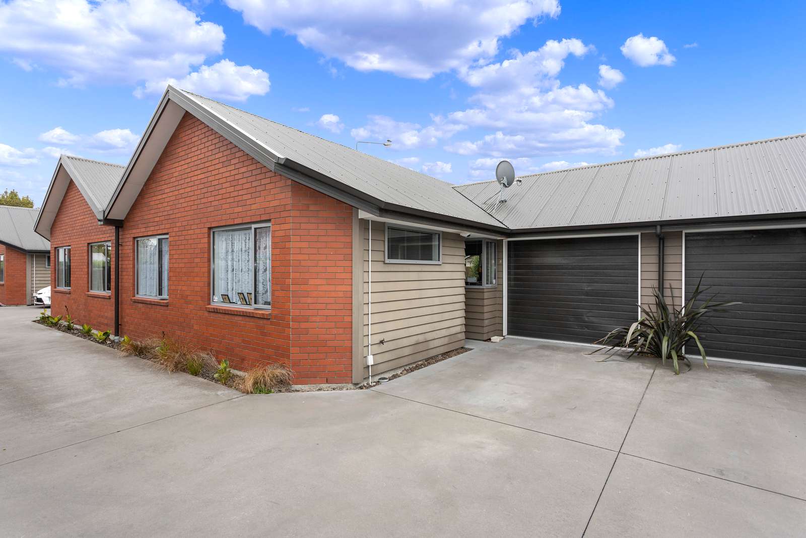 2/190 Lincoln Road, Addington, Christchurch City Real Estate Ray