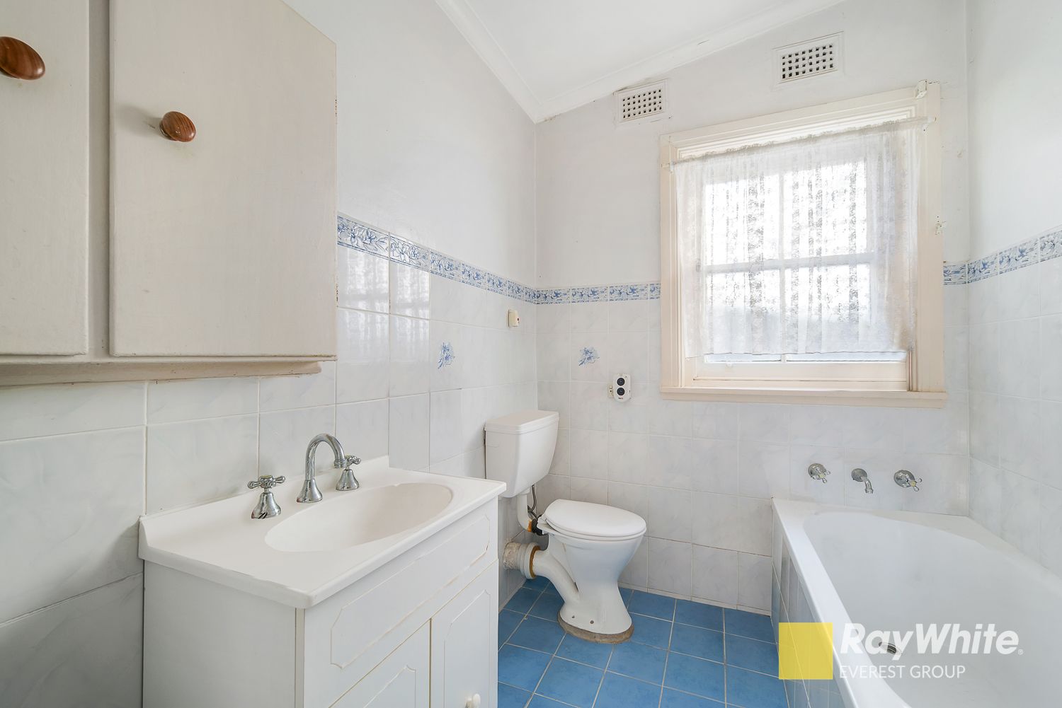86 Vernon Avenue — photo 6 of 12