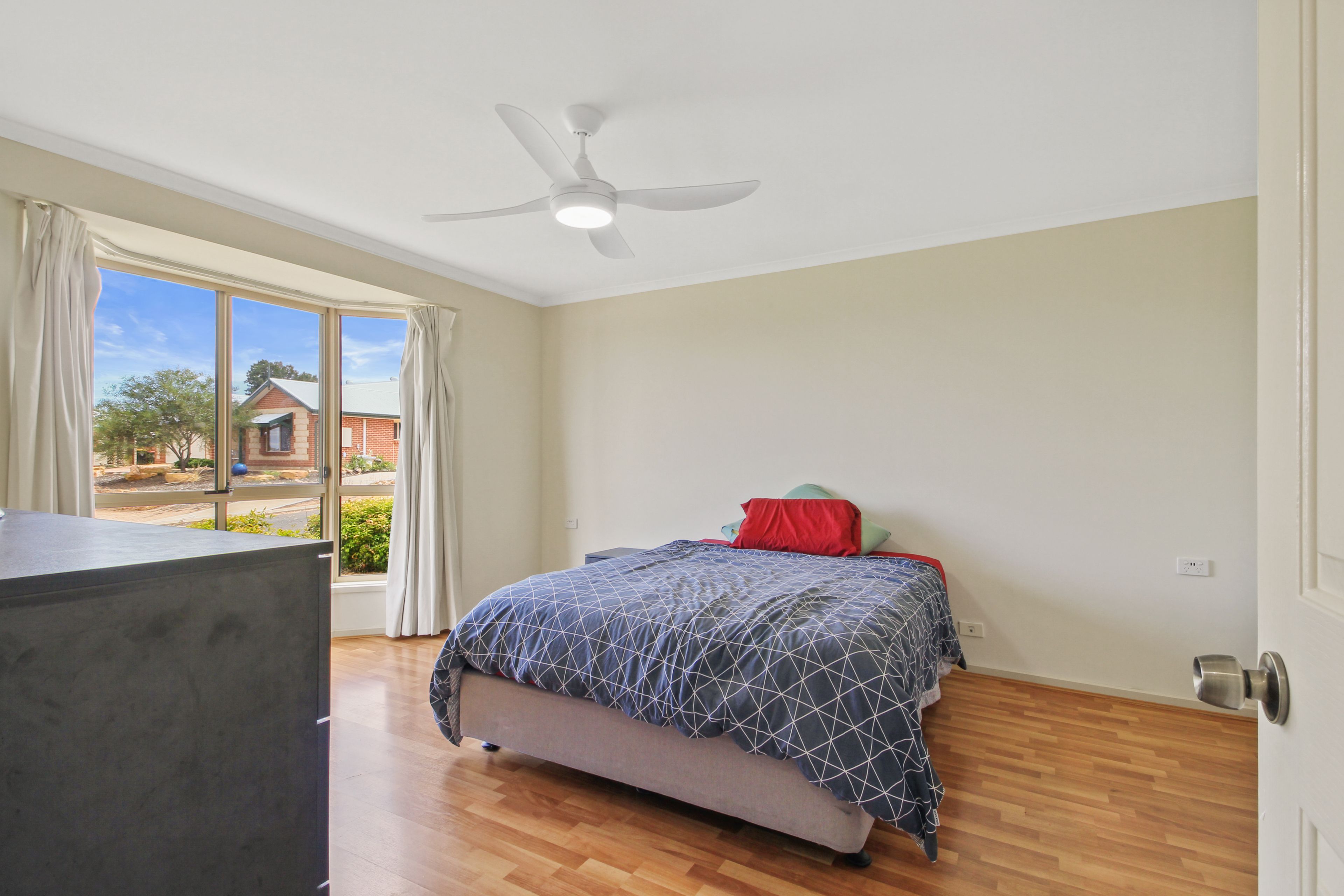 5 Eckermann Close — photo 11 of 25