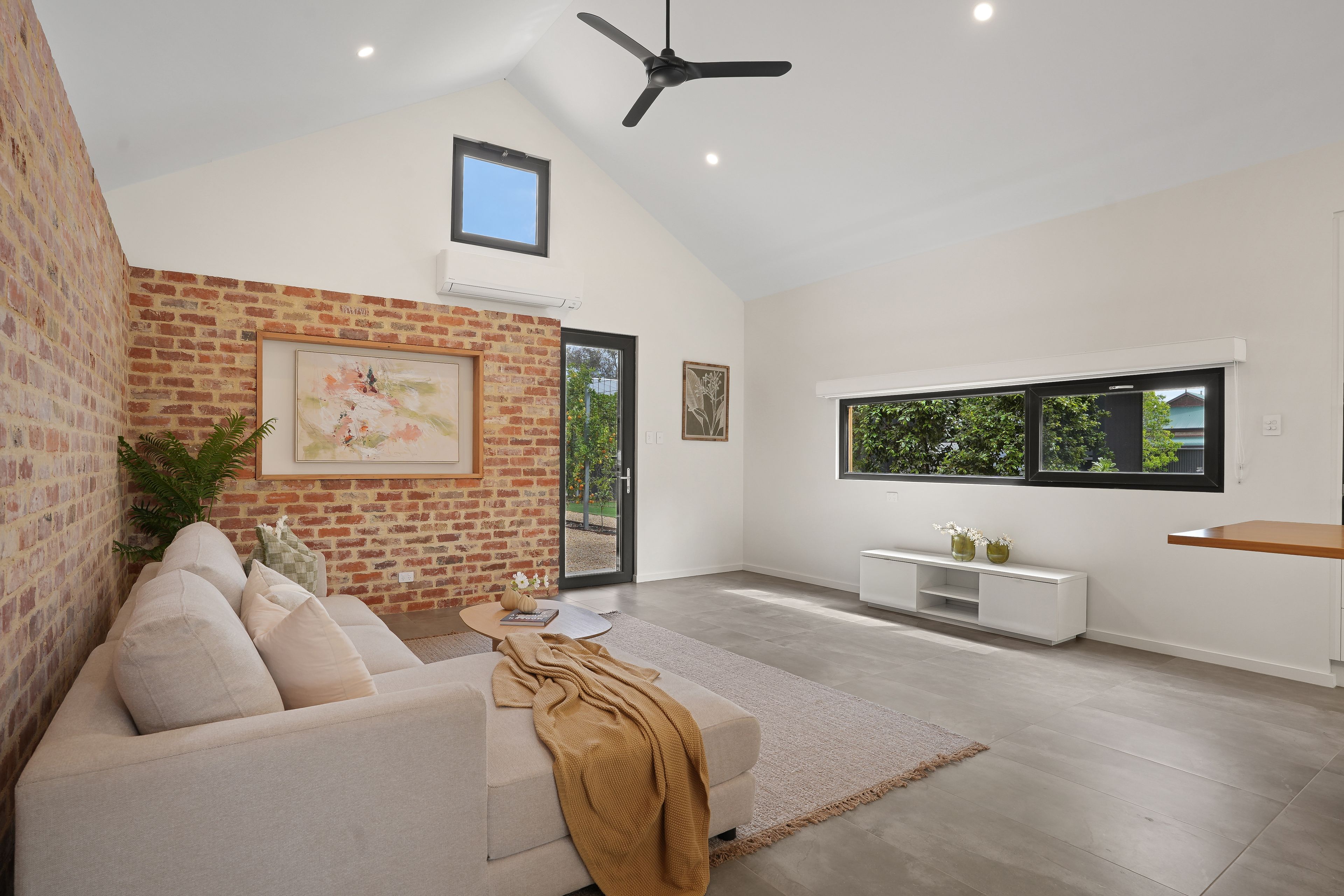4 Aerodrome Road — photo 9 of 16