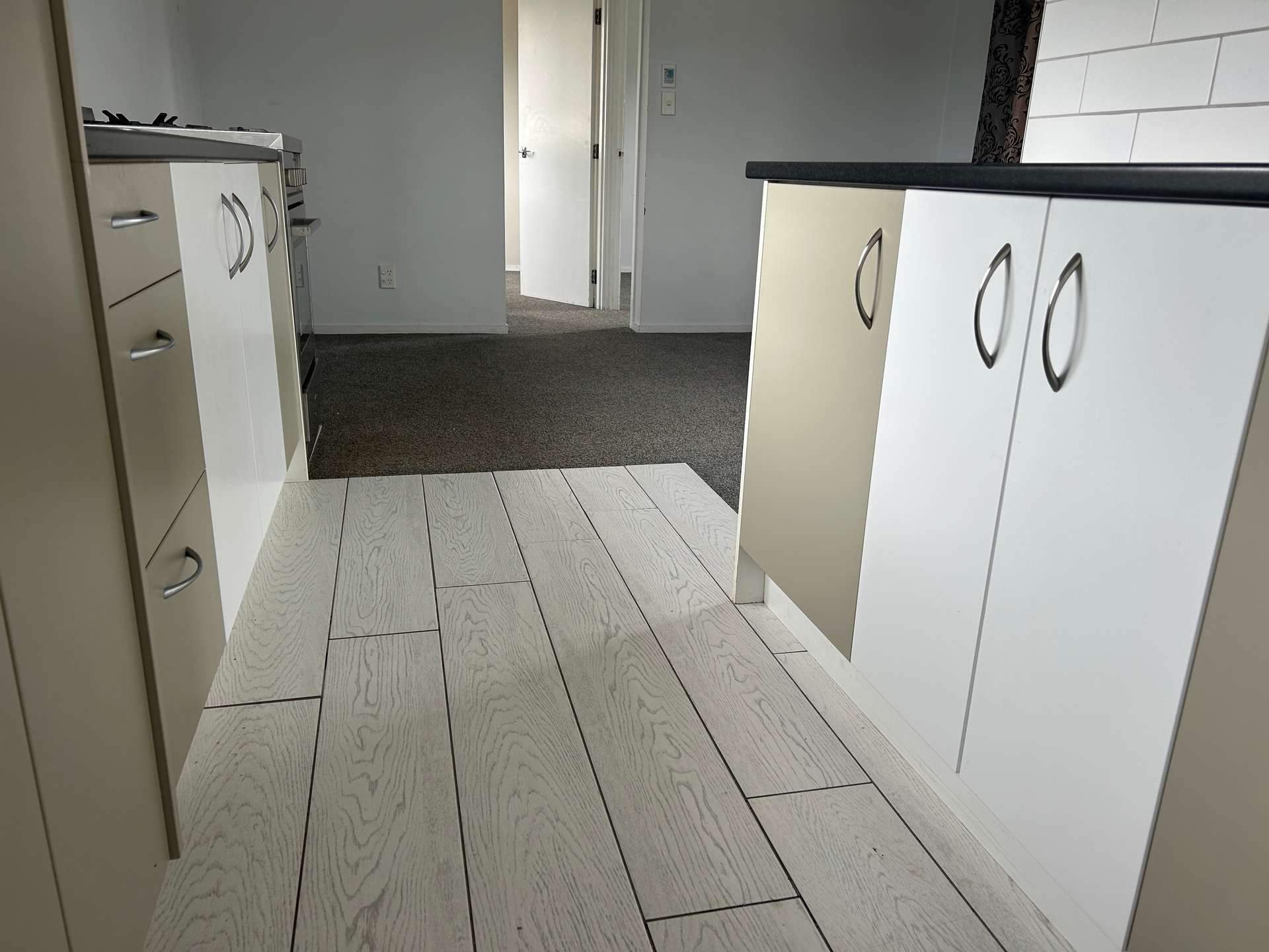 27b Pahi Road photo 6