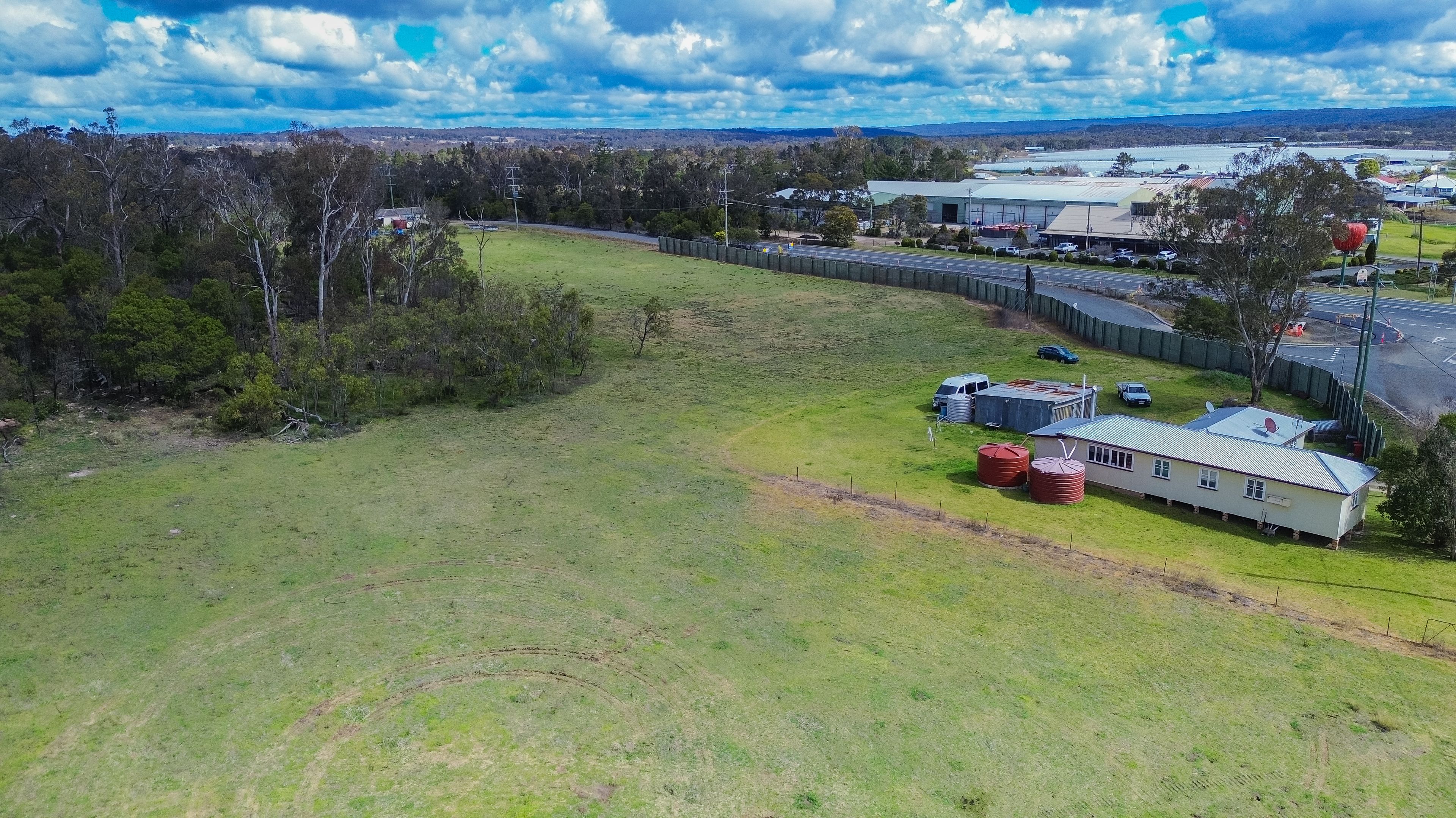 24935 New England Highway — photo 4 of 29