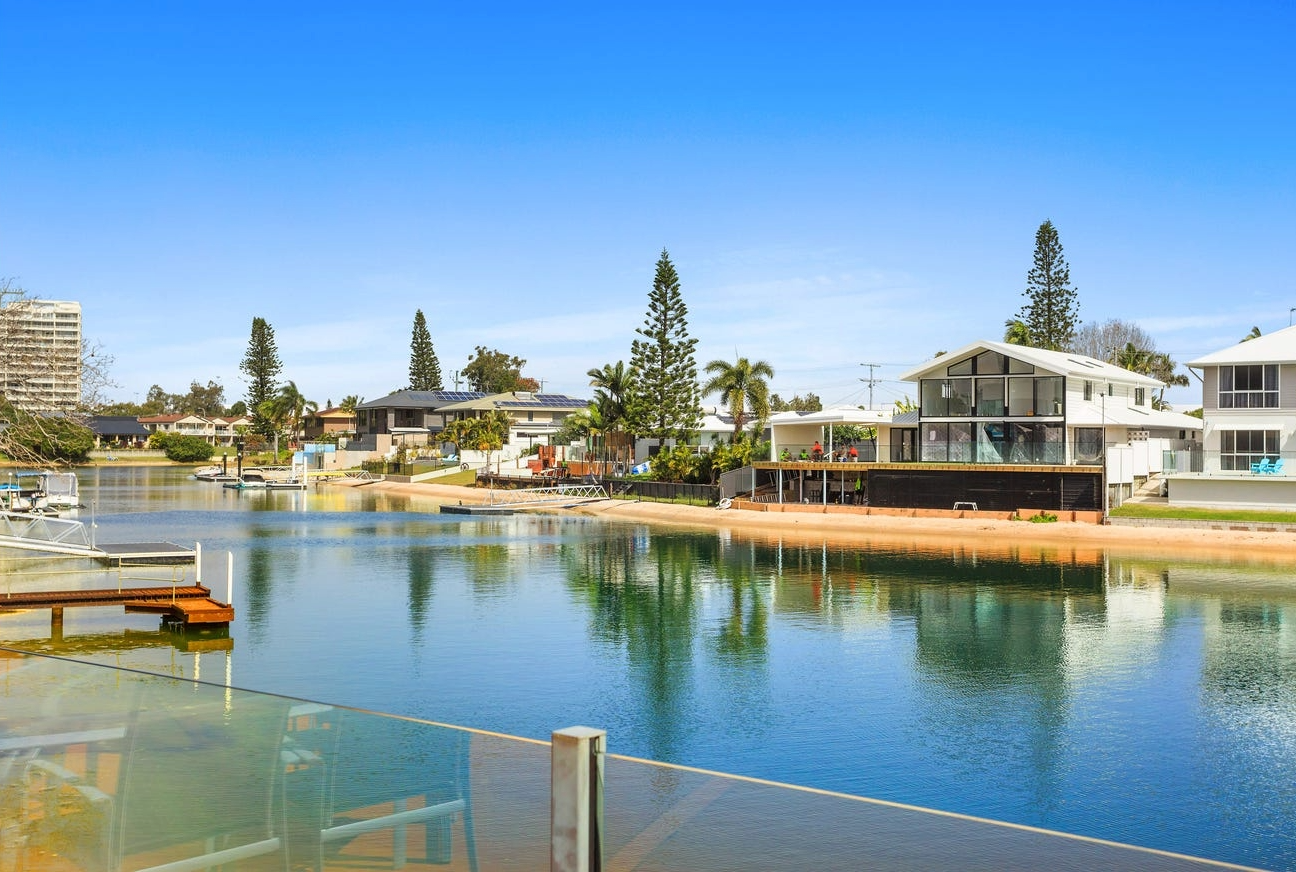 3 Maureen Court, Broadbeach Waters, QLD 4218