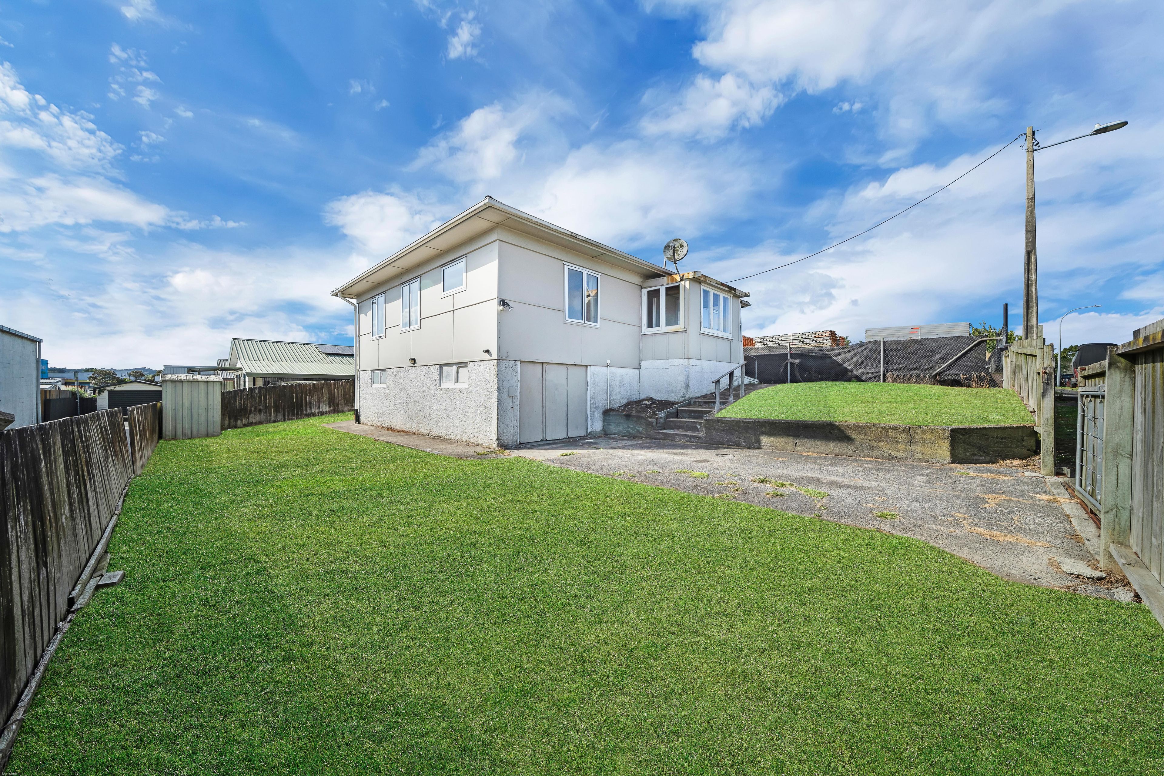 8 Domain Street, Waiuku, Franklin