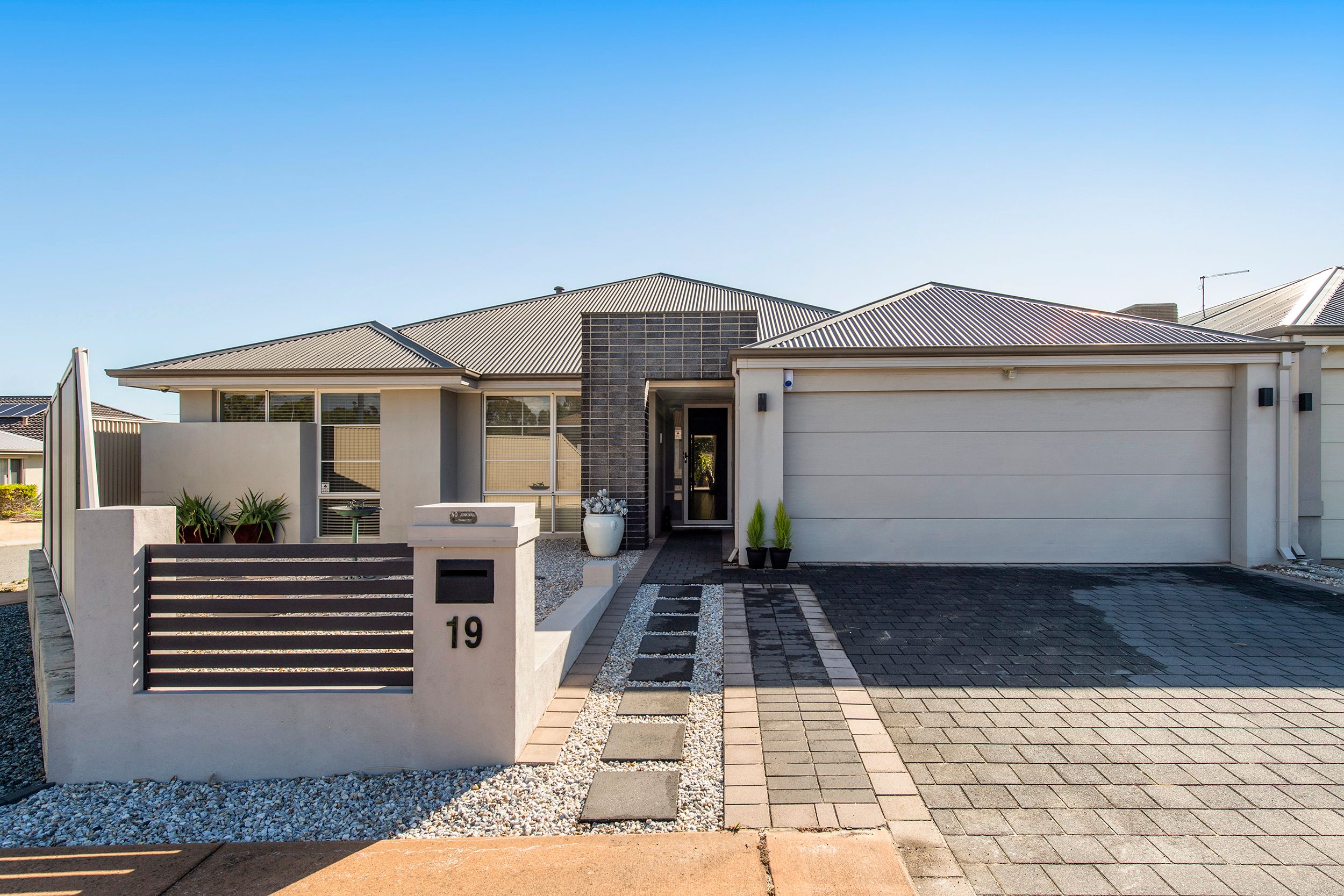19 Hayeswater Circuit, Waikiki, WA 6169