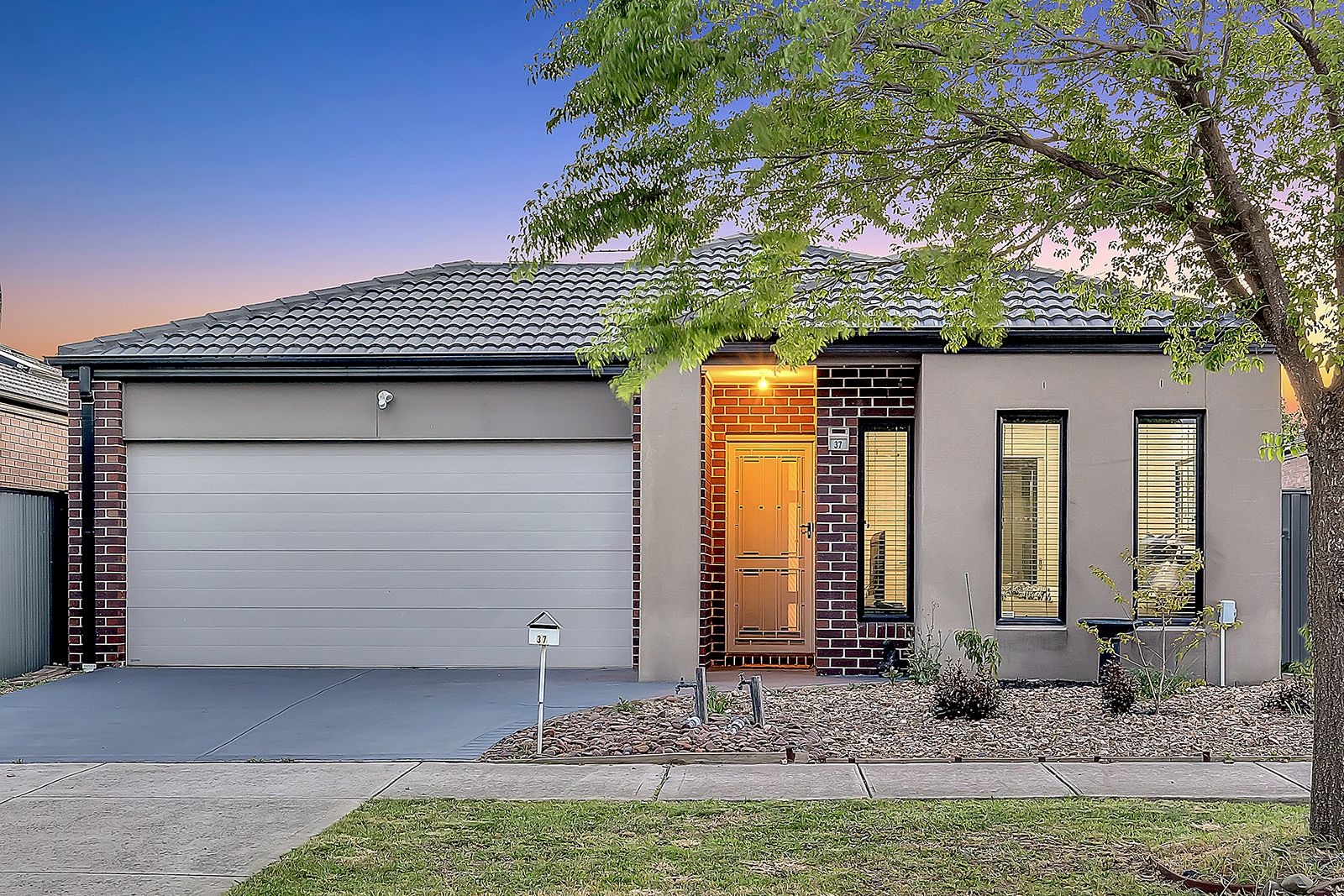 37 Thorngrove Avenue, Craigieburn, VIC 3064
