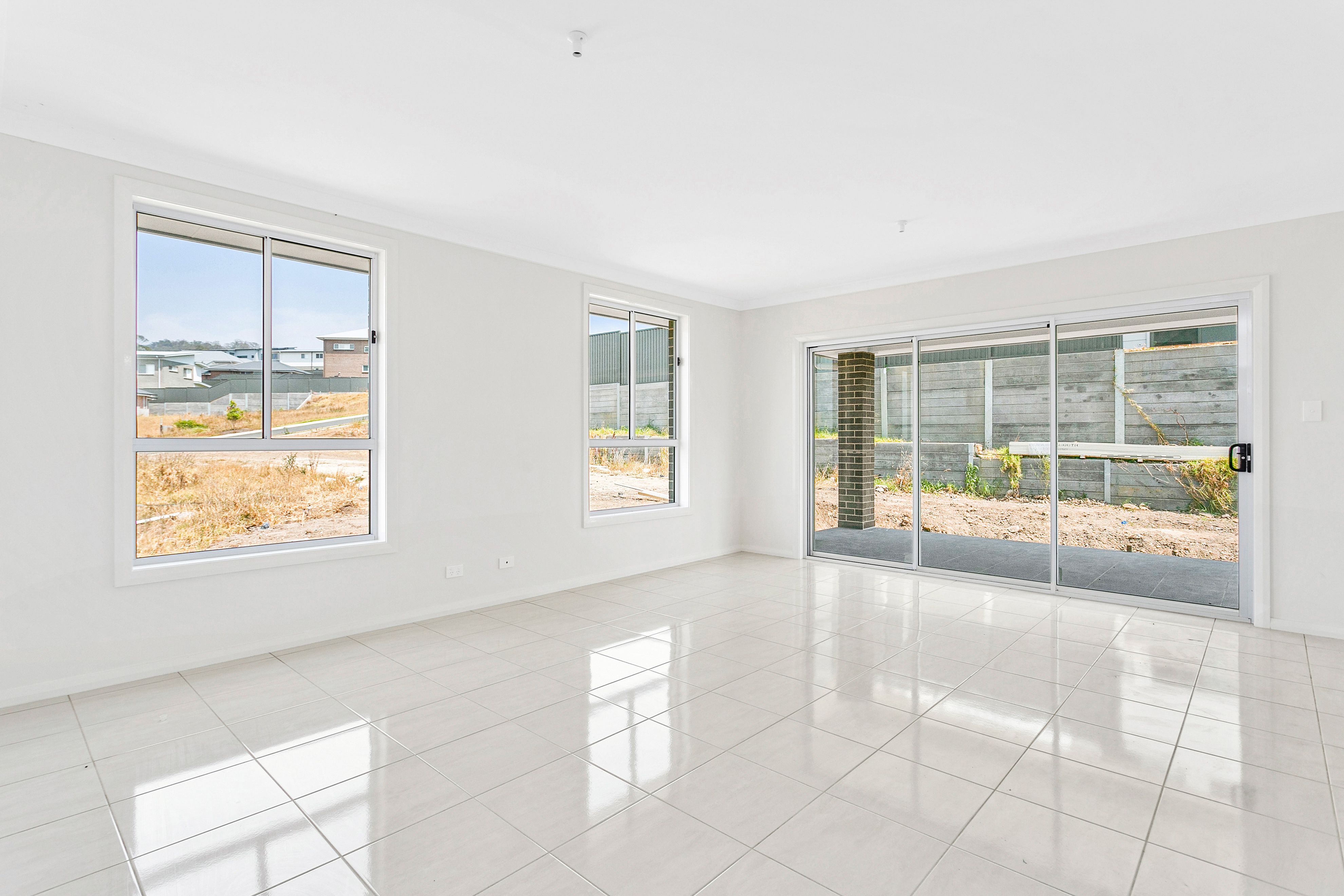 5 McNevin Close, Calderwood, NSW 2527