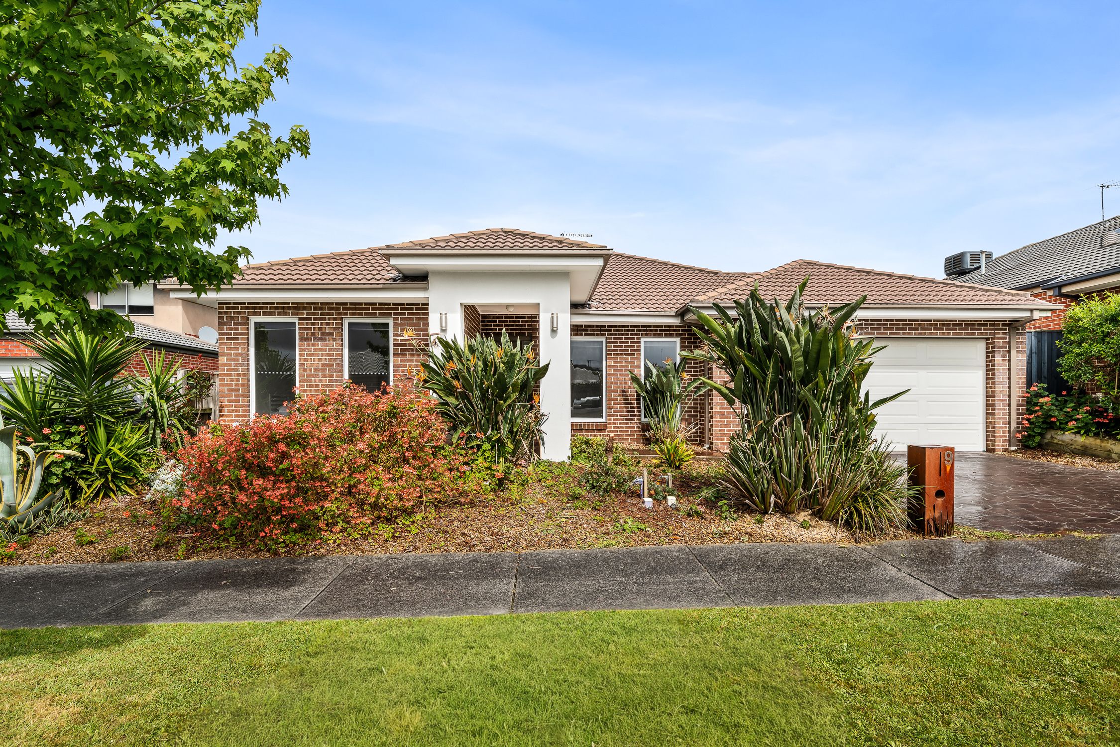9 Ti Tree Crescent — photo from Ray White Pakenham