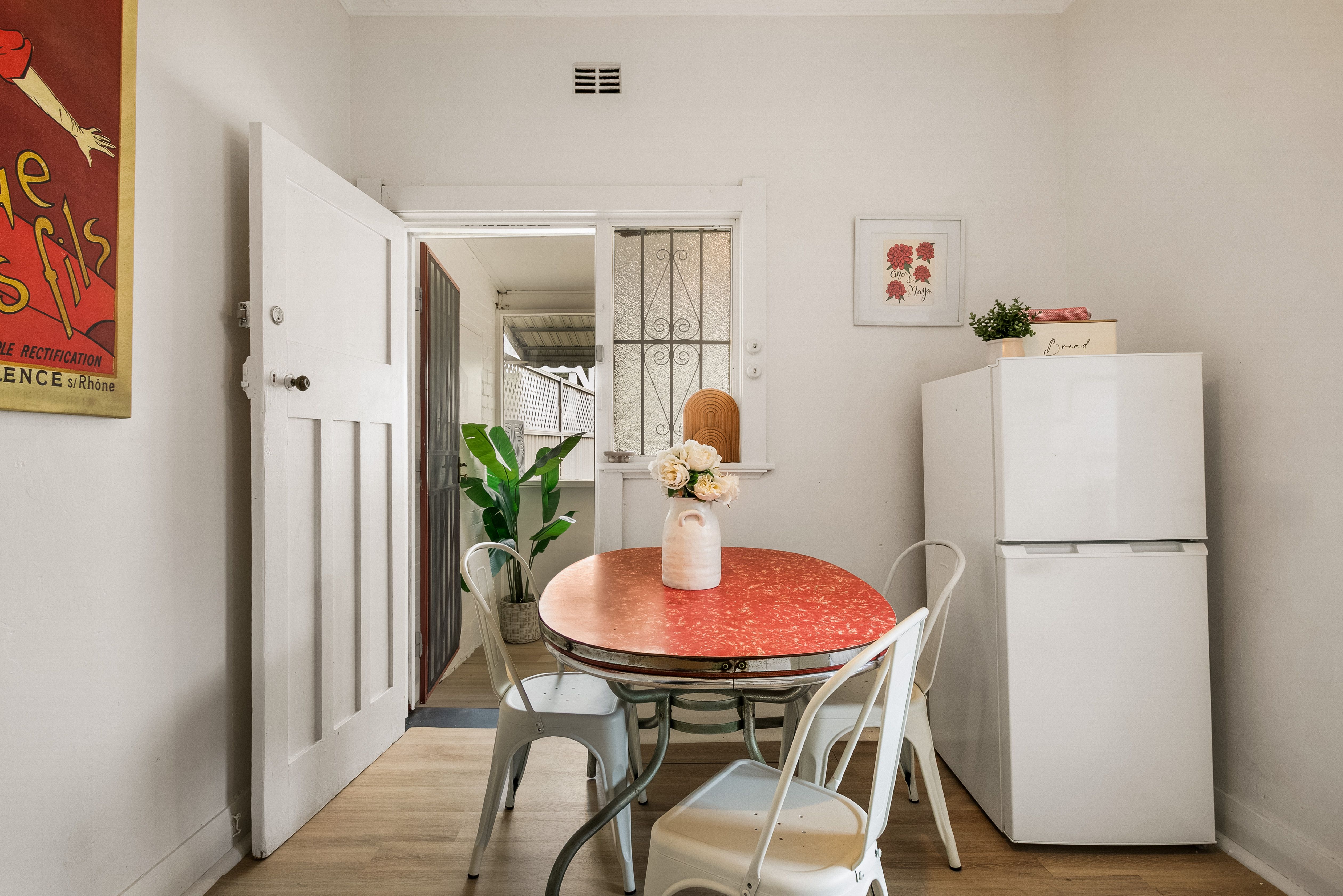 35 Apsley Avenue — photo 4 of 12